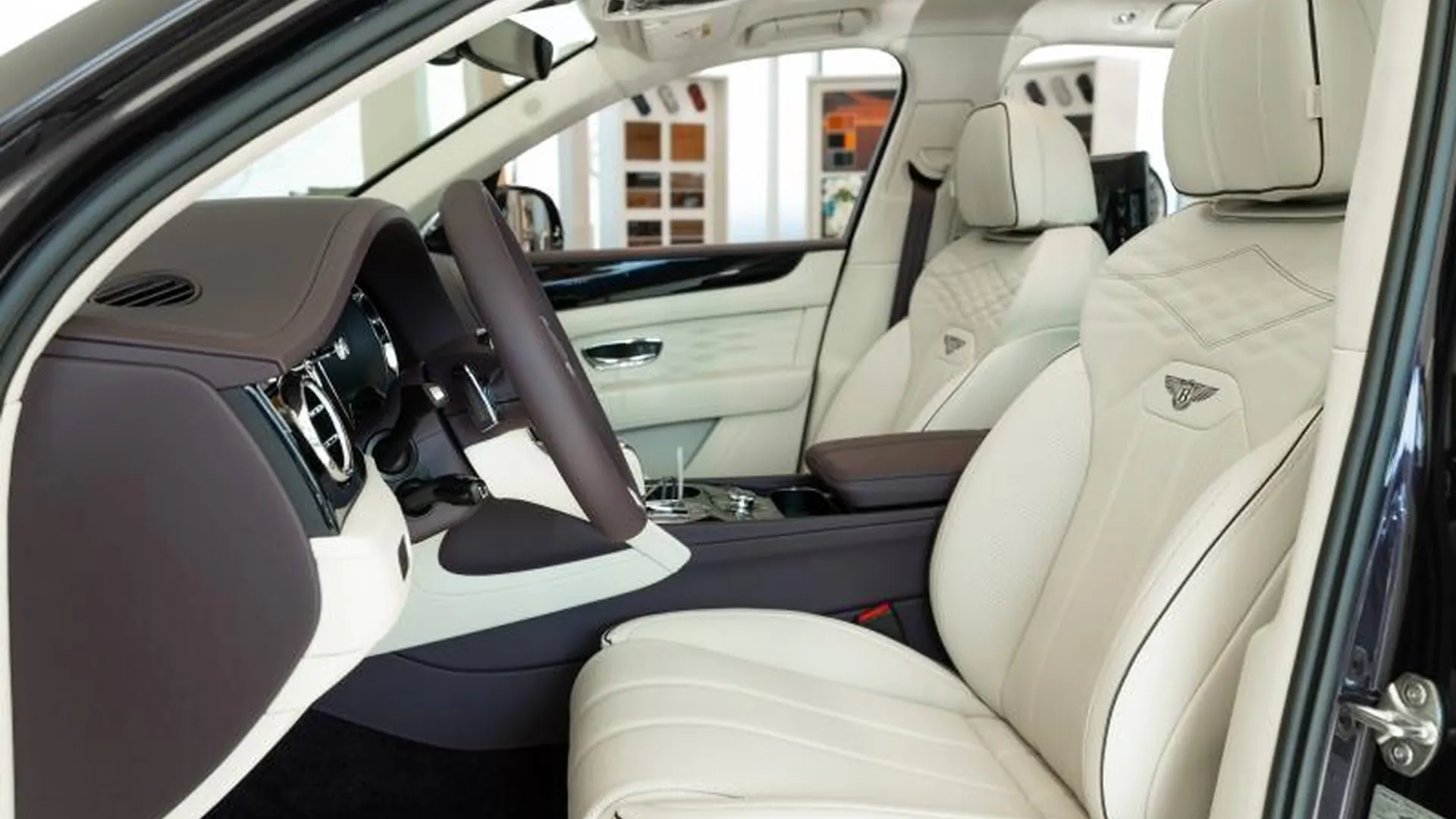 Bentley Bentayga — photo 12
