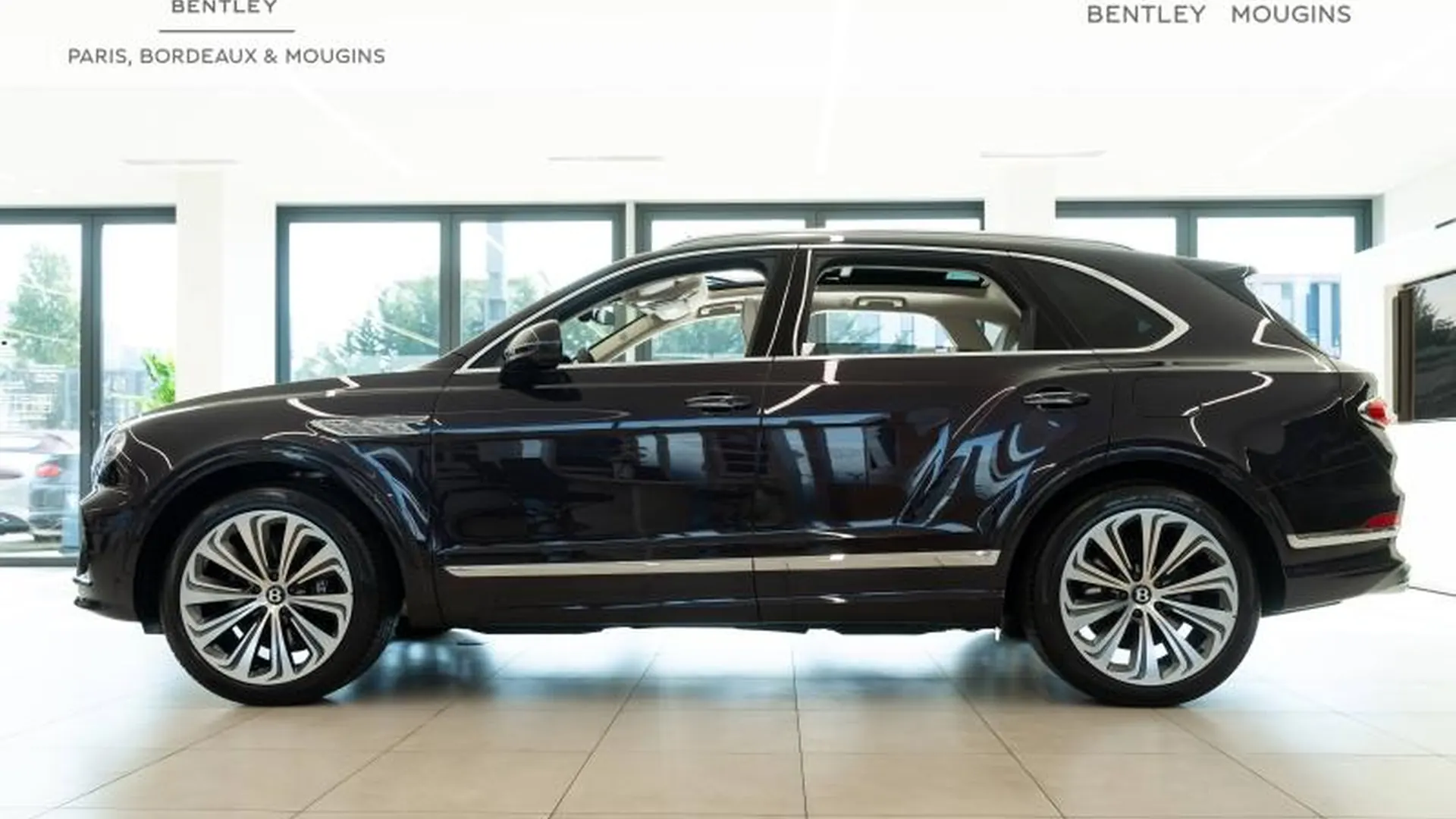 Bentley Bentayga — photo 3