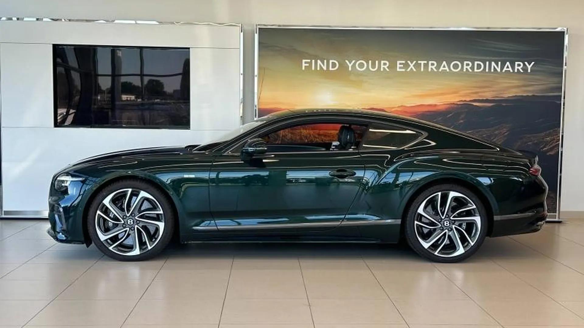 Bentley Continental GT — photo 31