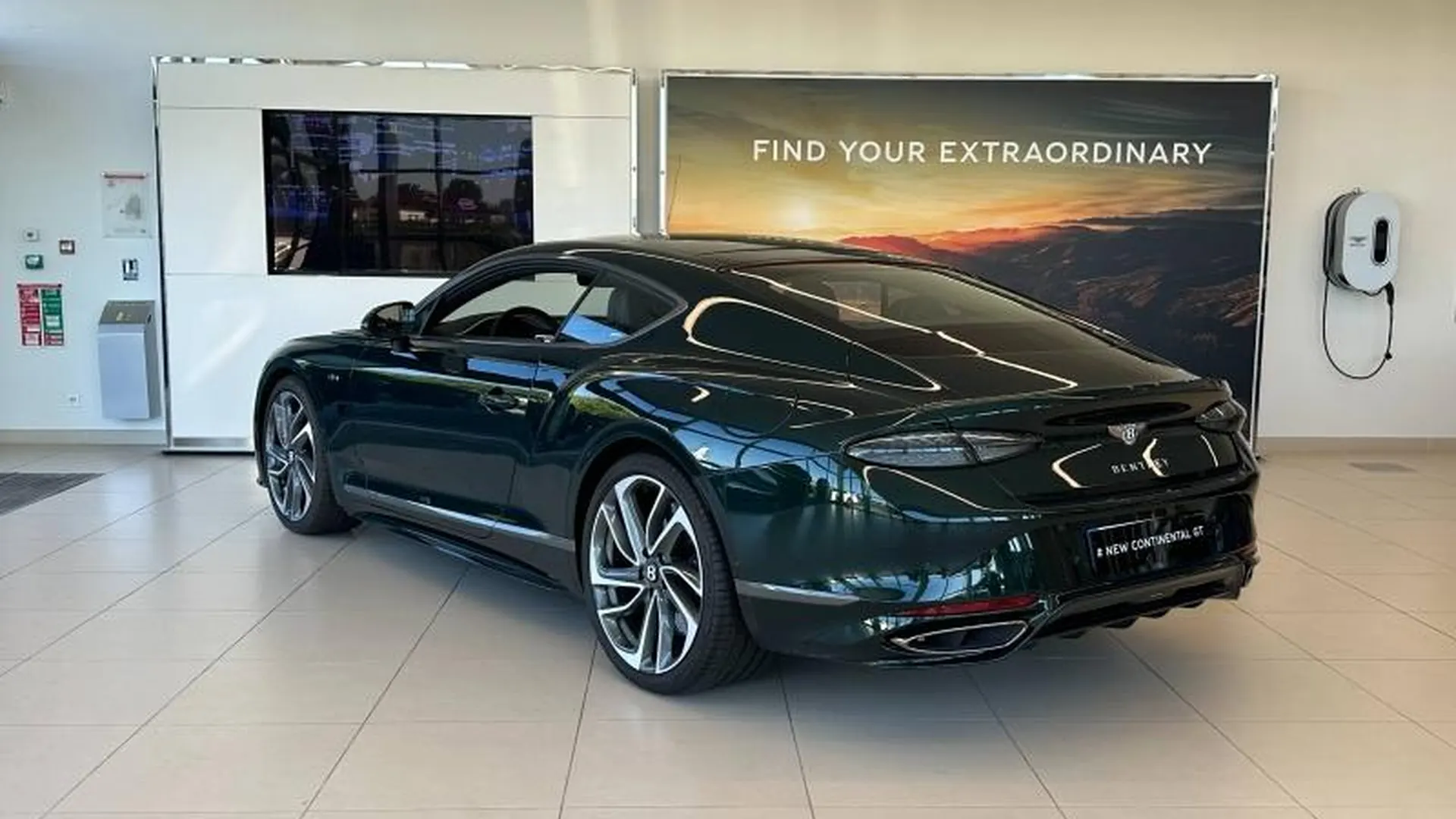 Bentley Continental GT — photo 30