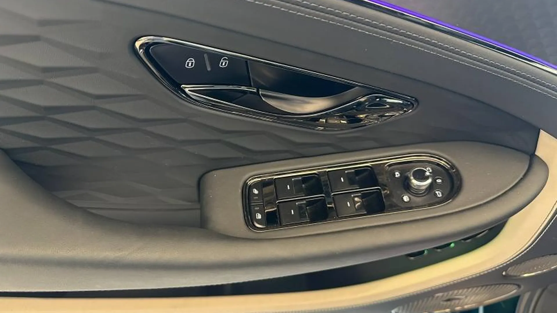 Bentley Continental GT — photo 21