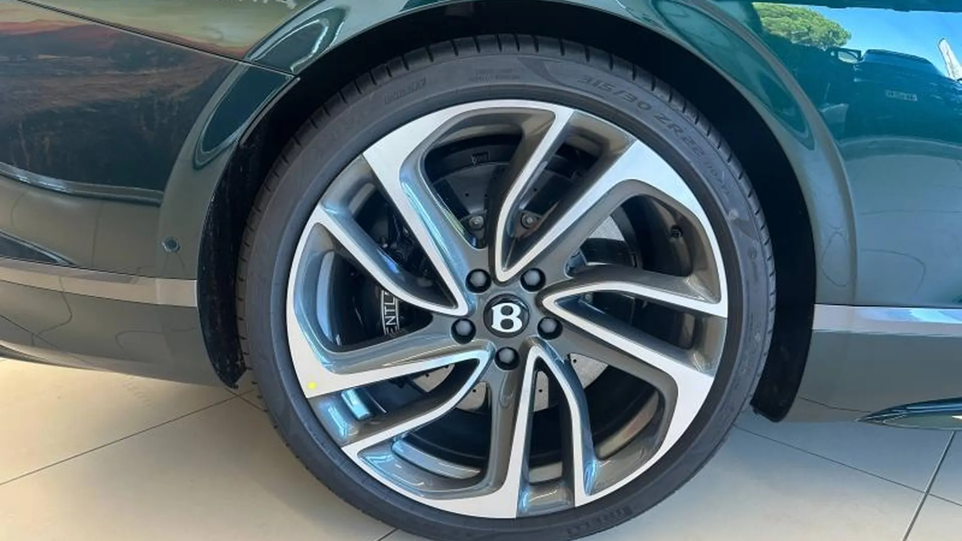 Bentley Continental GT — photo 12