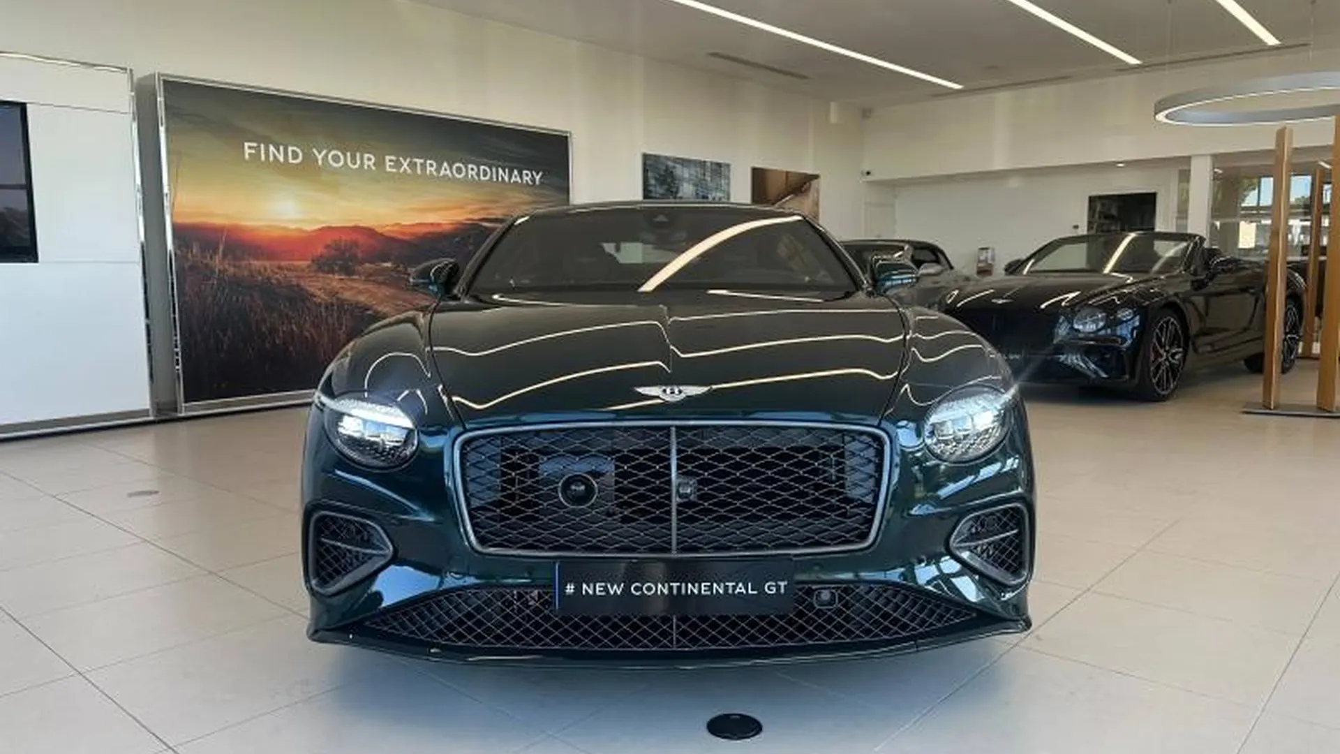 Bentley Continental GT — photo 13