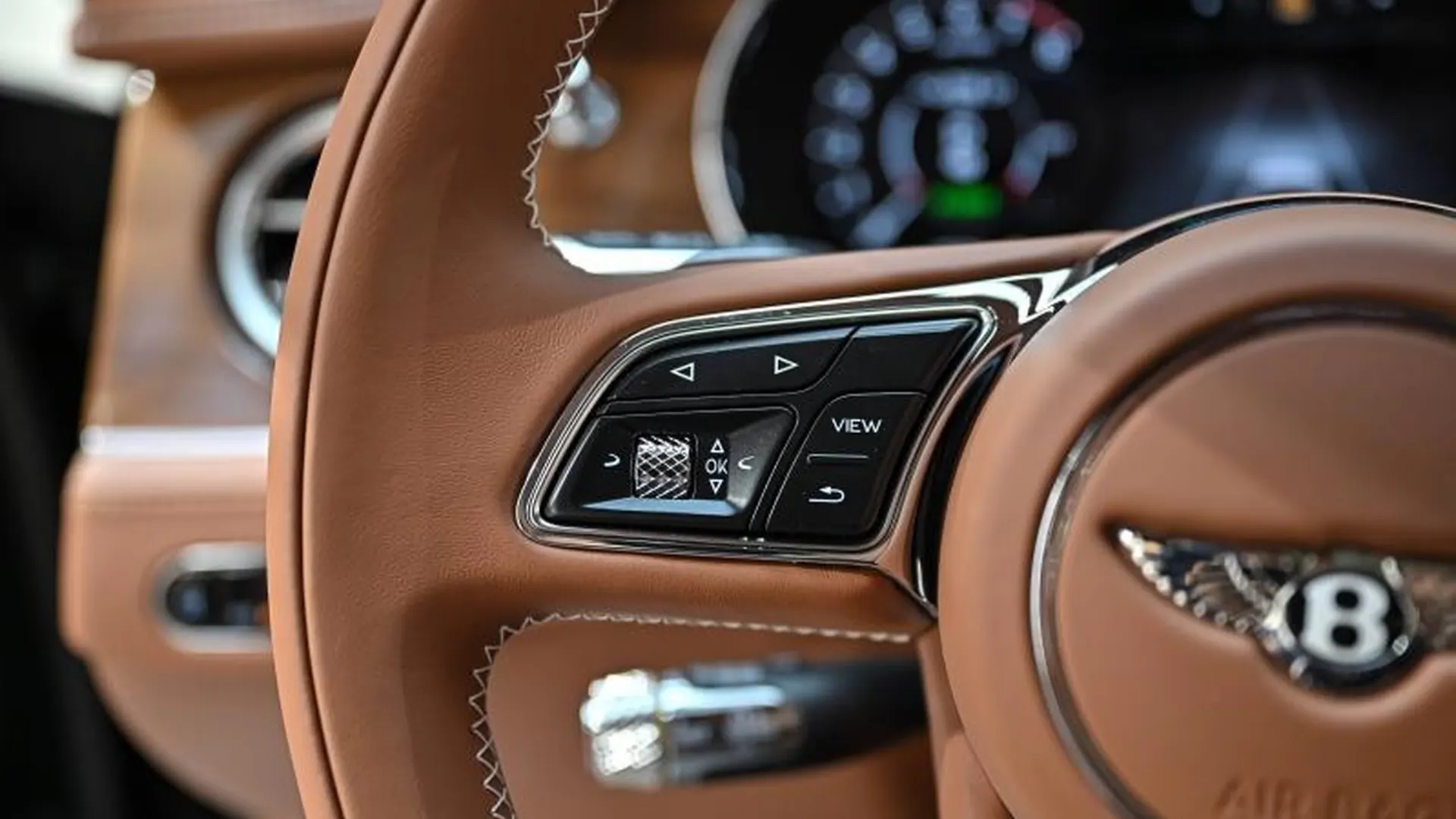Bentley Continental GT — photo 27