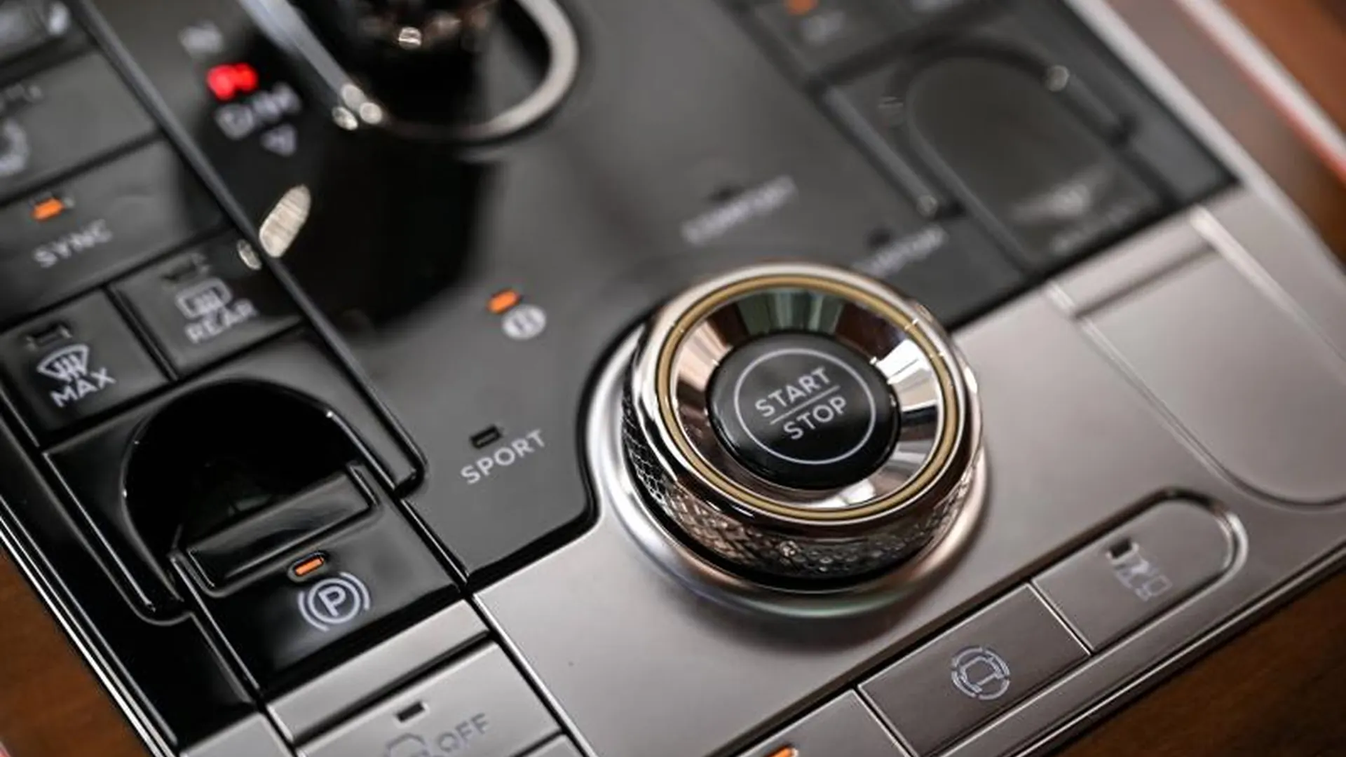 Bentley Continental GT — photo 31