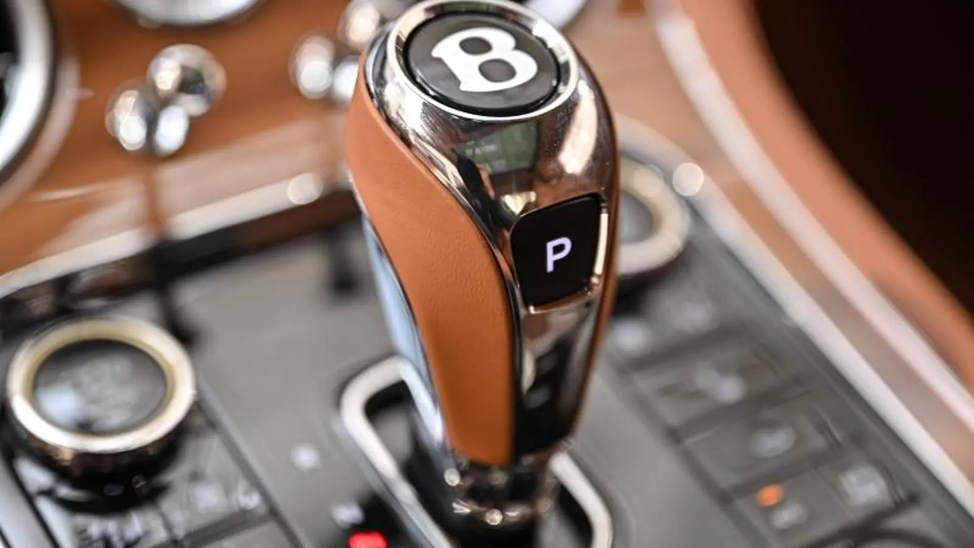 Bentley Continental GT — photo 32