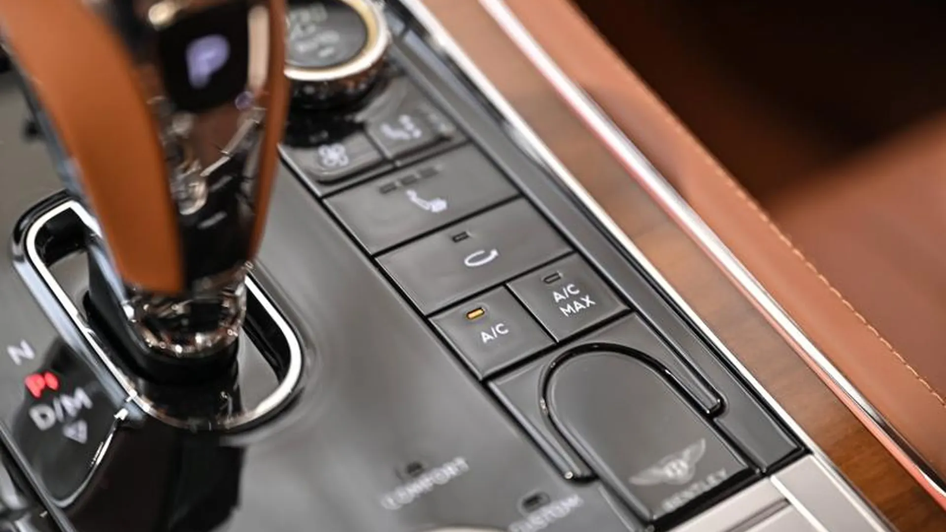 Bentley Continental GT — photo 33