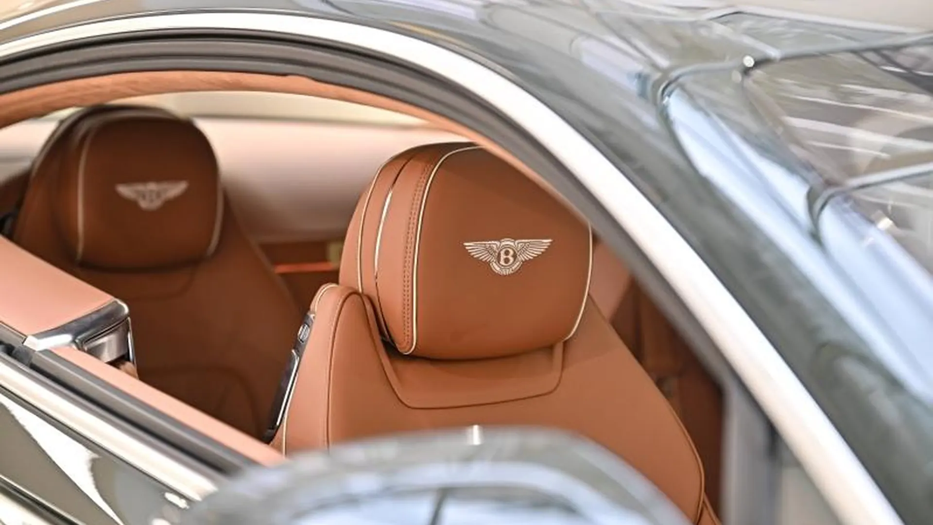 Bentley Continental GT — photo 14