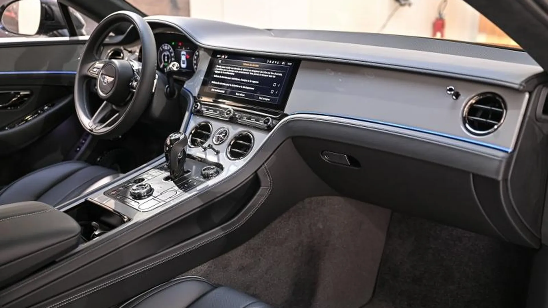 Bentley Continental GT — photo 13