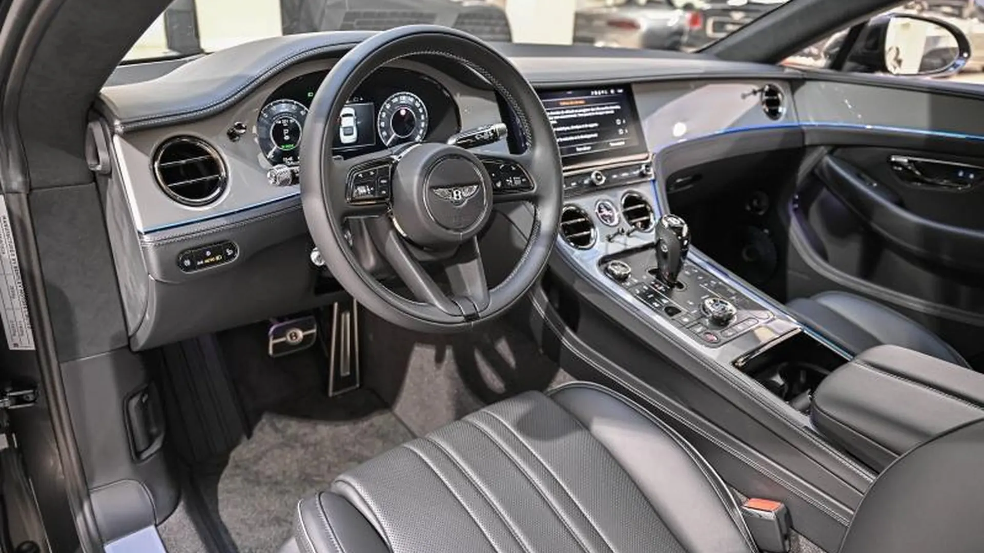 Bentley Continental GT — photo 25