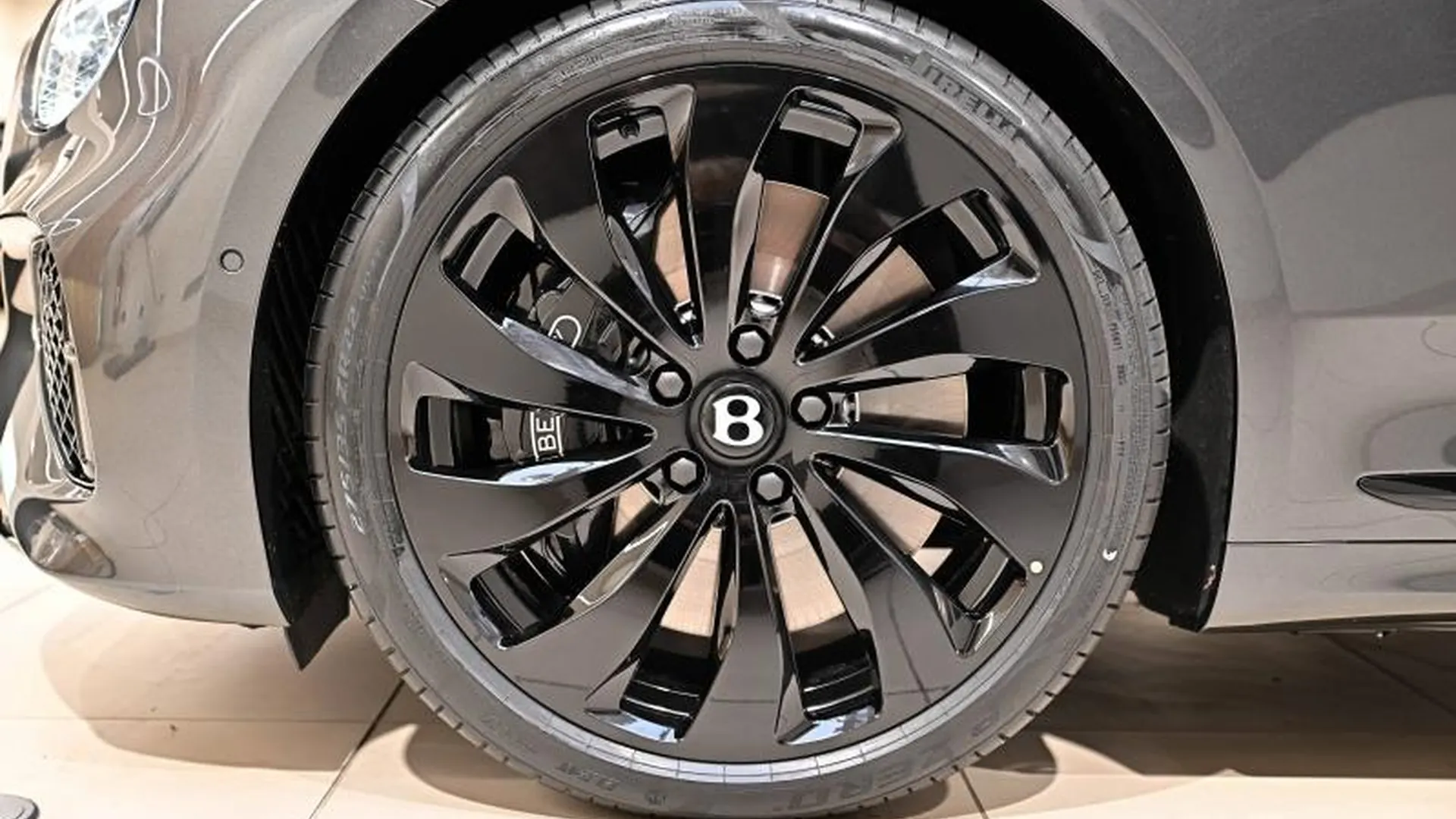 Bentley Continental GT — photo 16