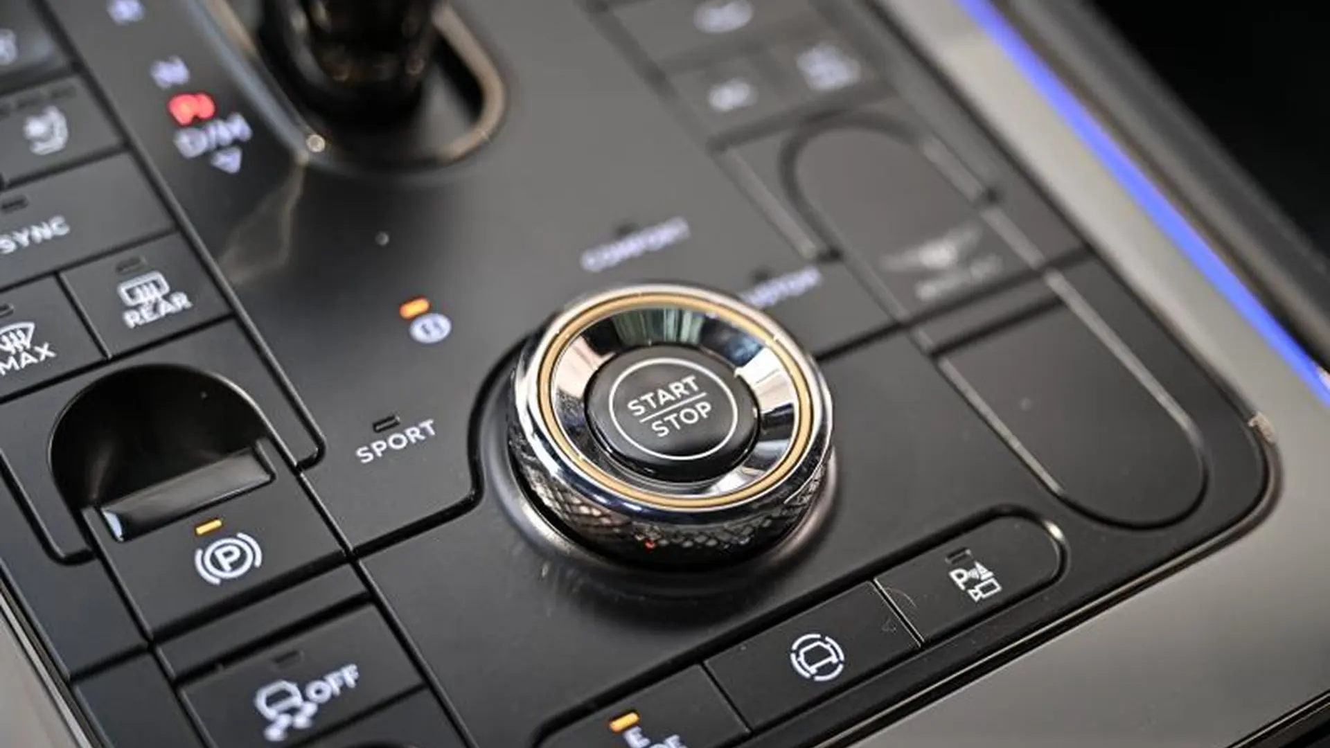 Bentley Continental GT — photo 32