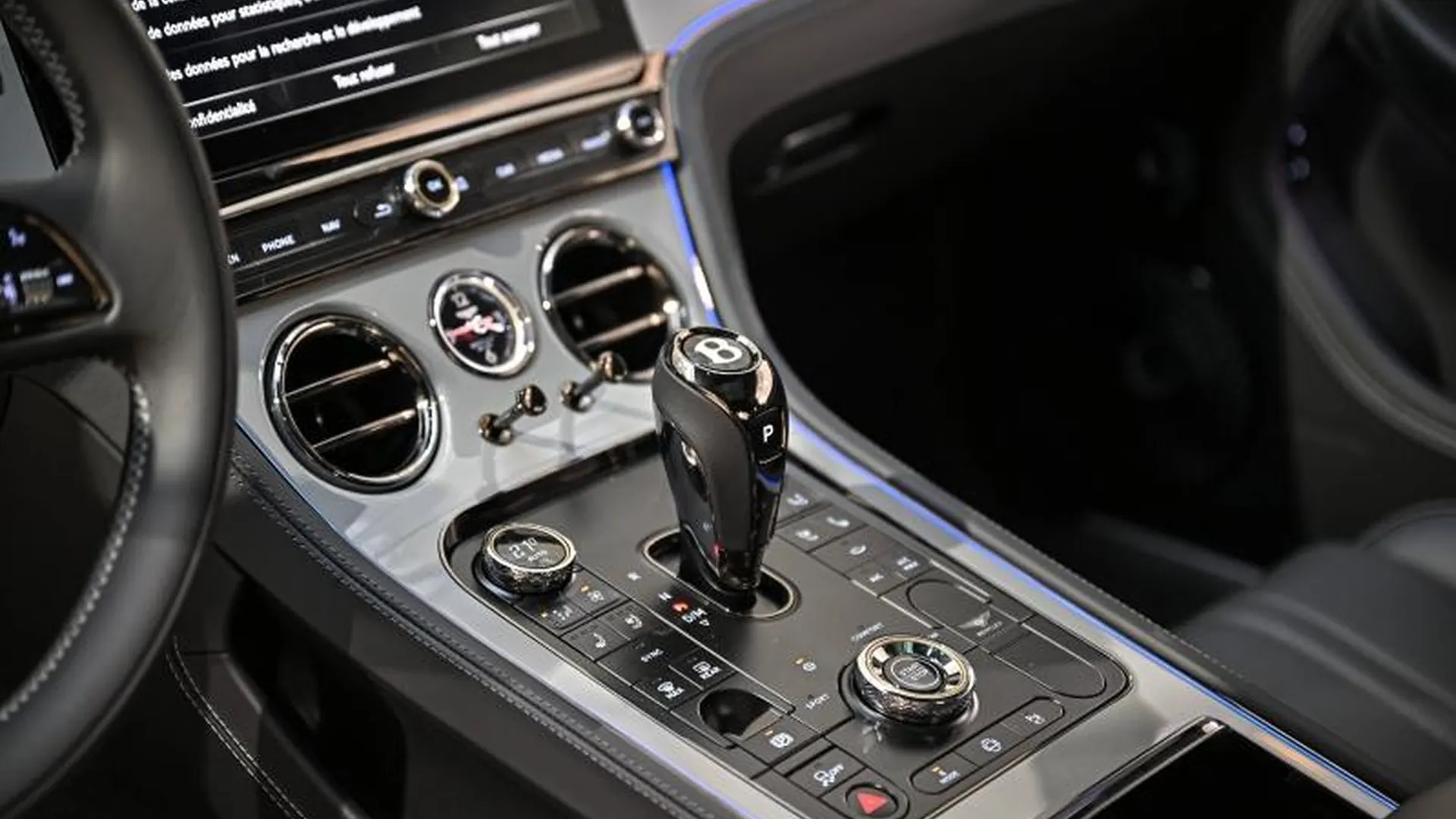 Bentley Continental GT — photo 24