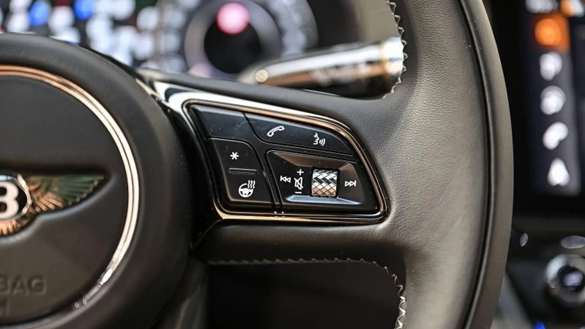 Bentley Continental GT — photo 28