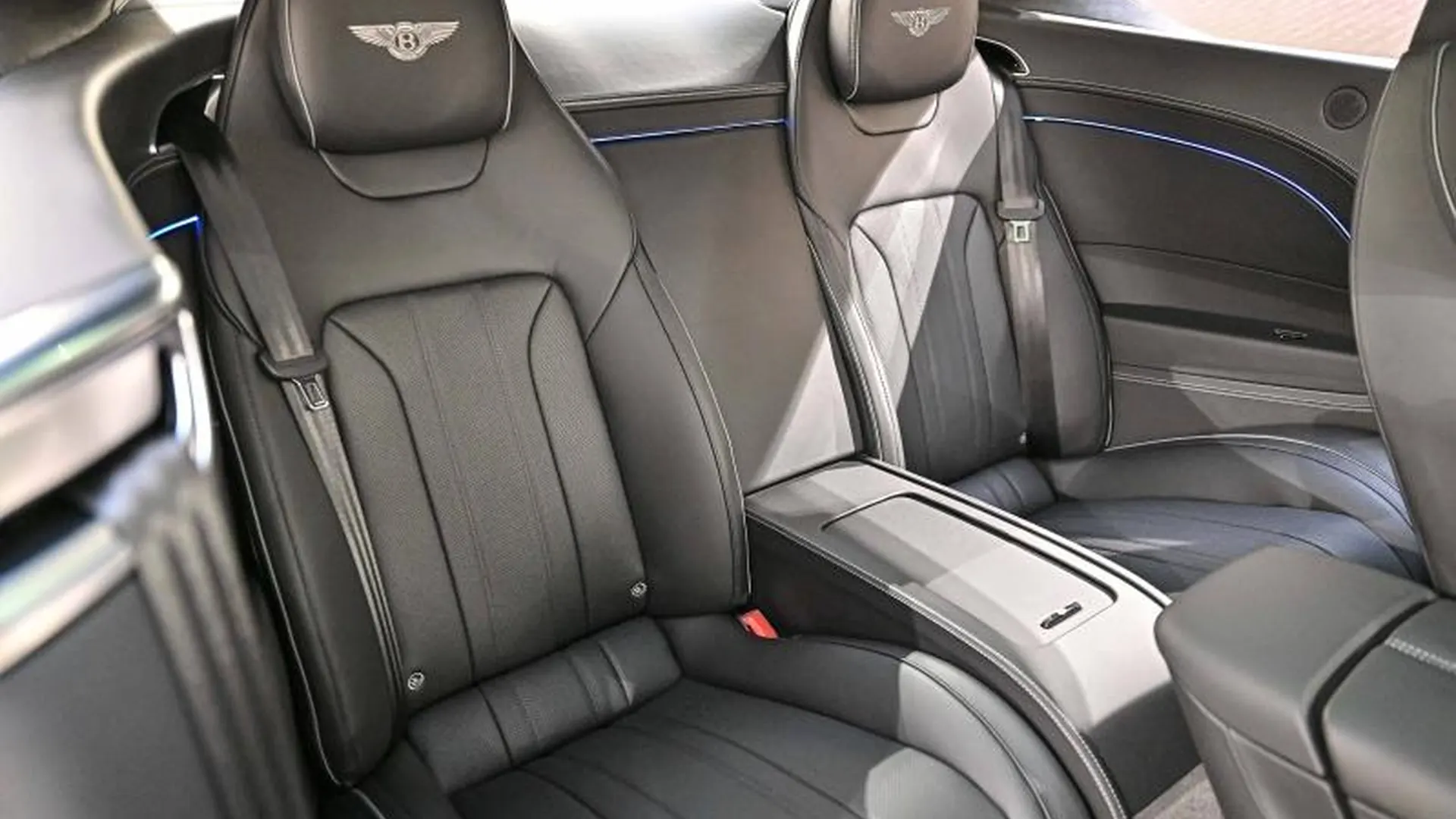 Bentley Continental GT — photo 15