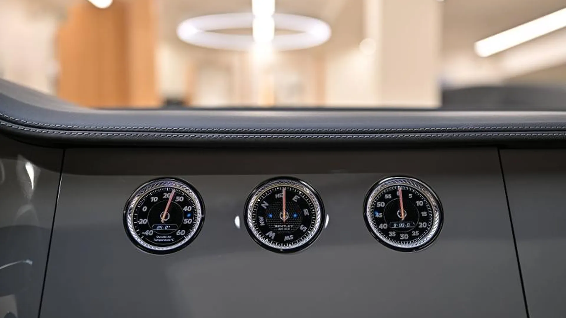 Bentley Continental GT — photo 31