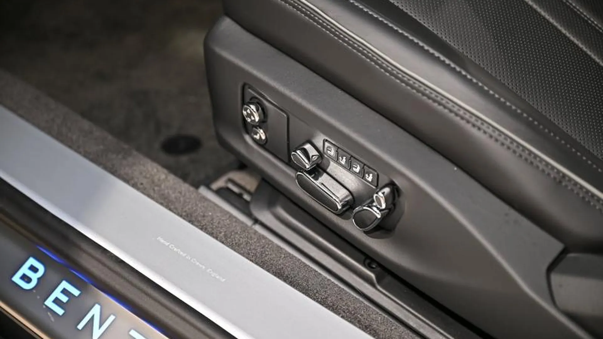 Bentley Continental GT — photo 23