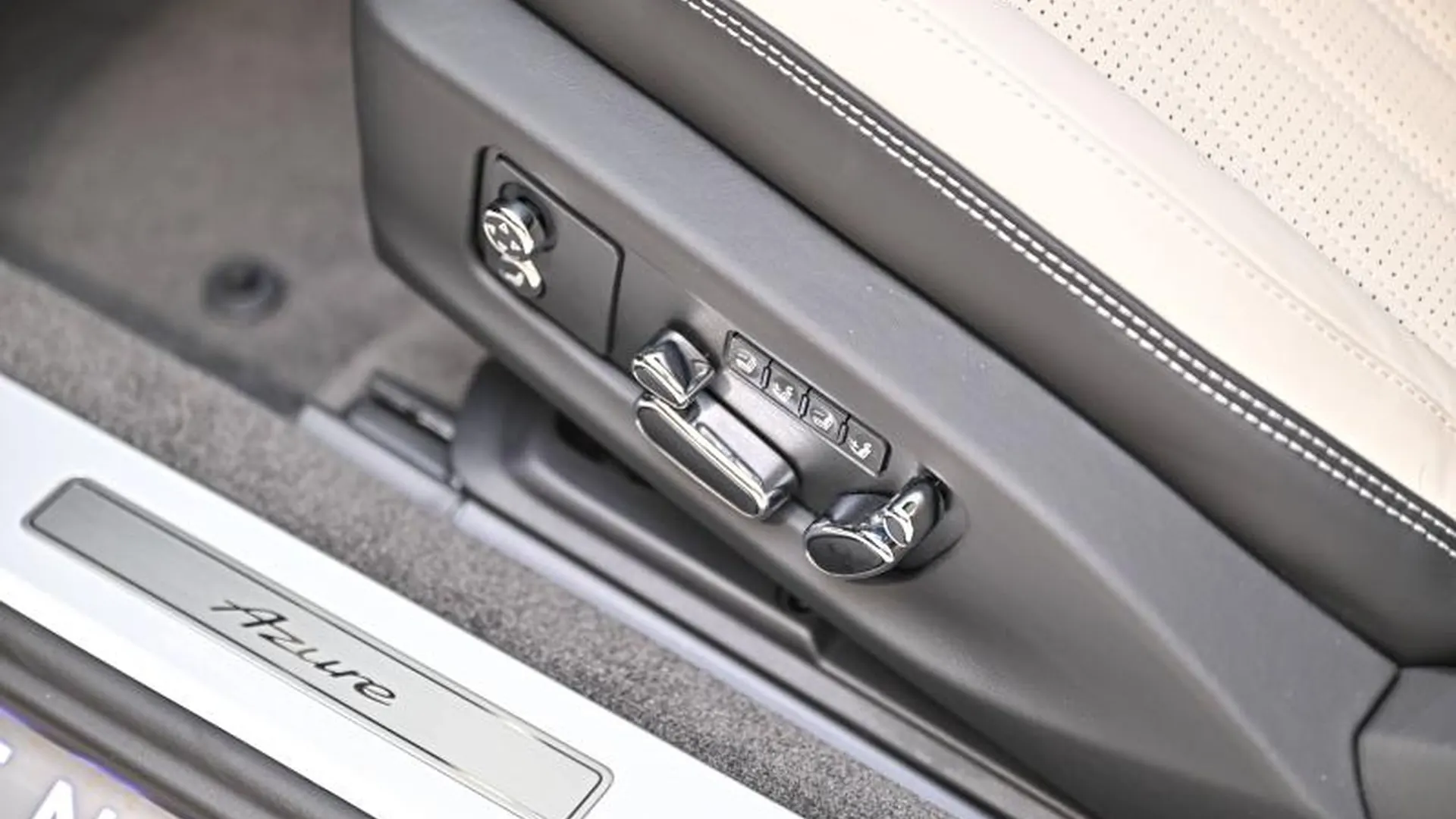 Bentley Continental GT — photo 31