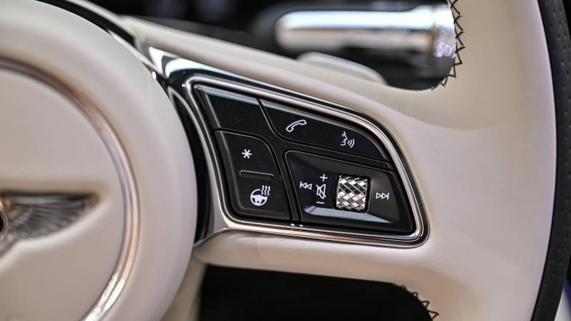 Bentley Continental GT — photo 35