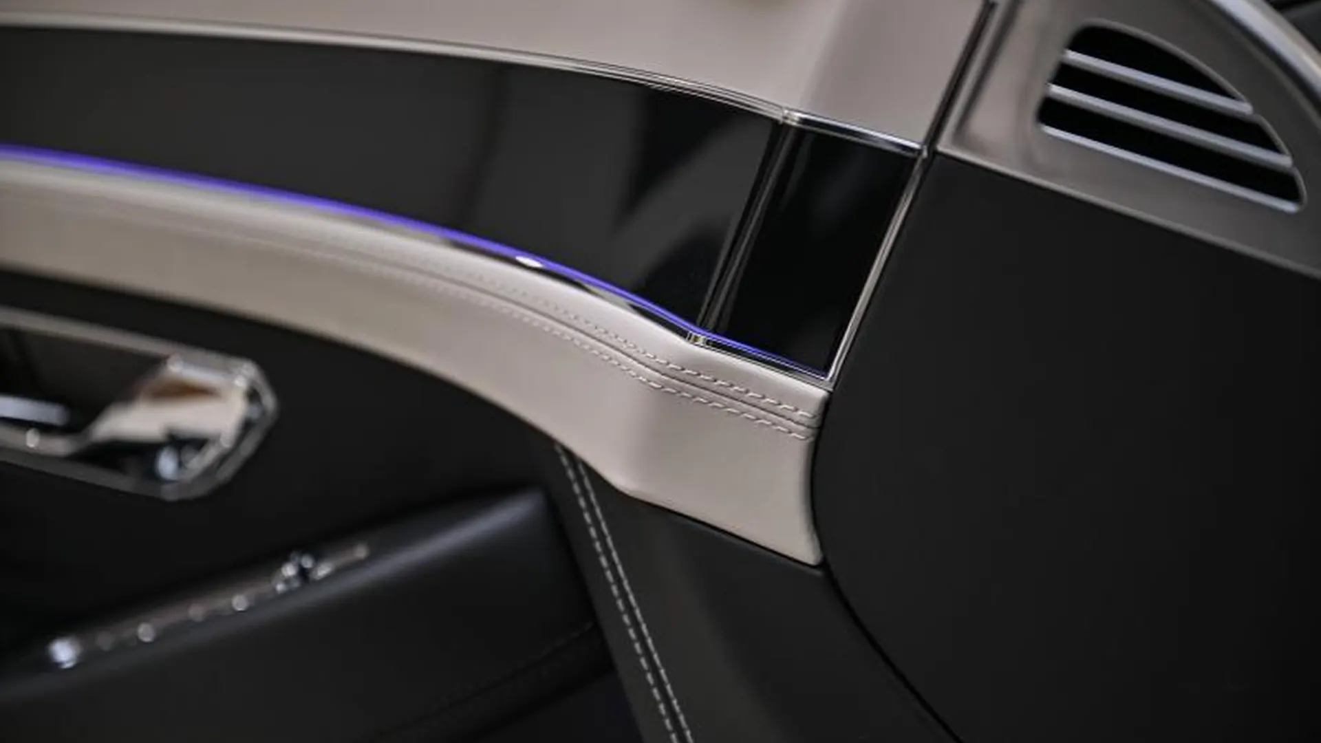 Bentley Continental GT — photo 44