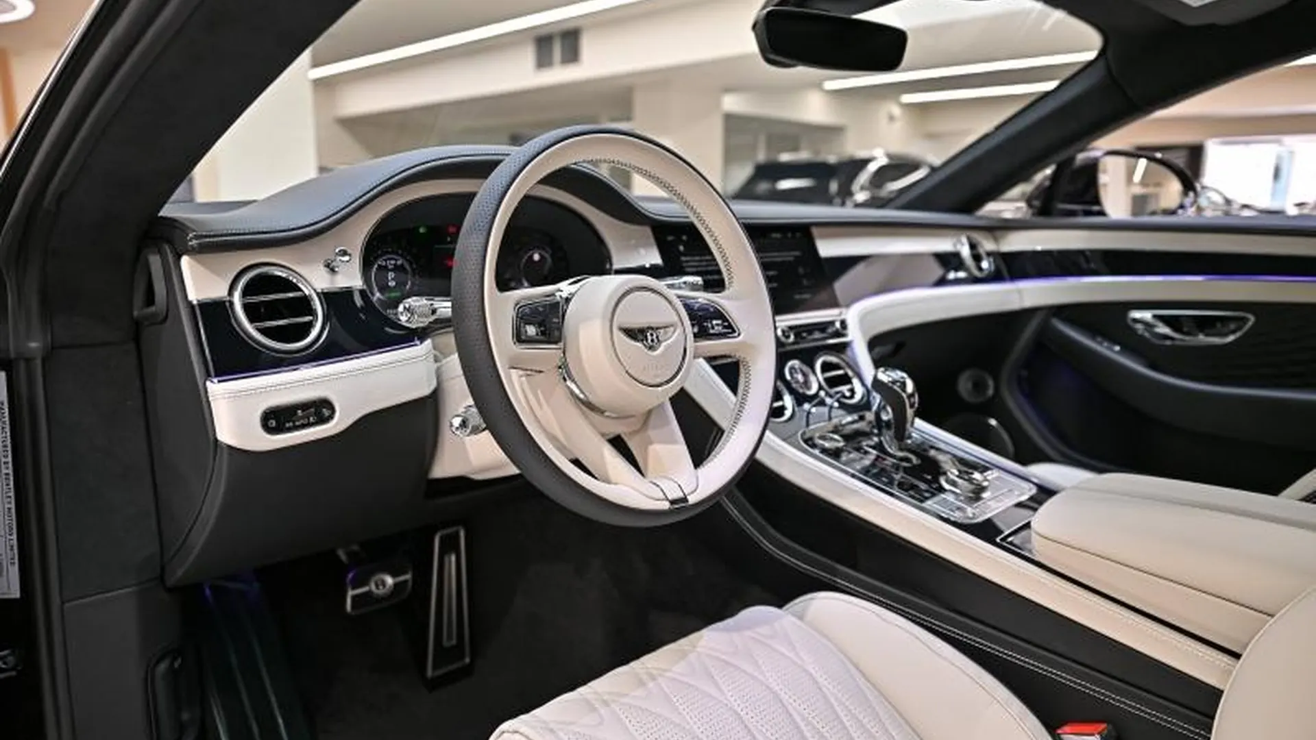 Bentley Continental GT — photo 27