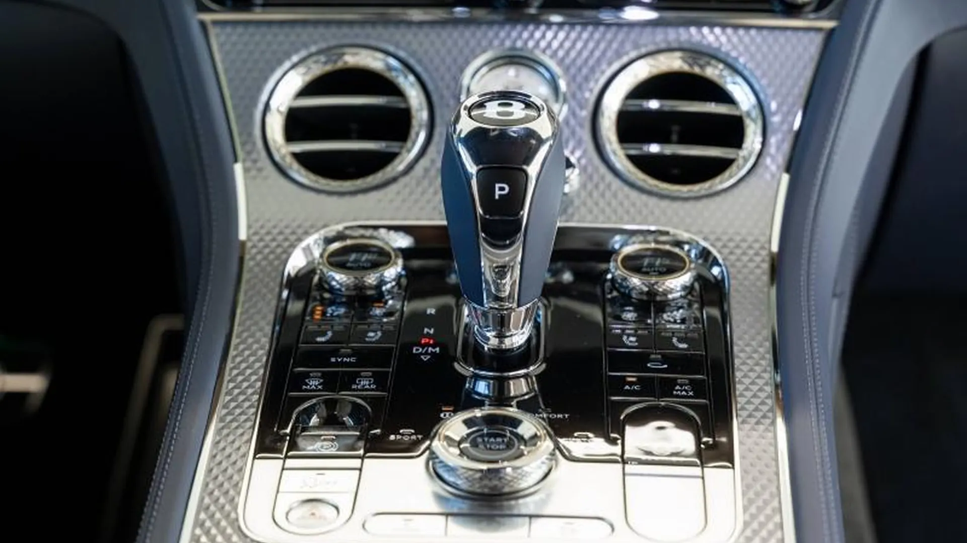 Bentley Continental GT — photo 11