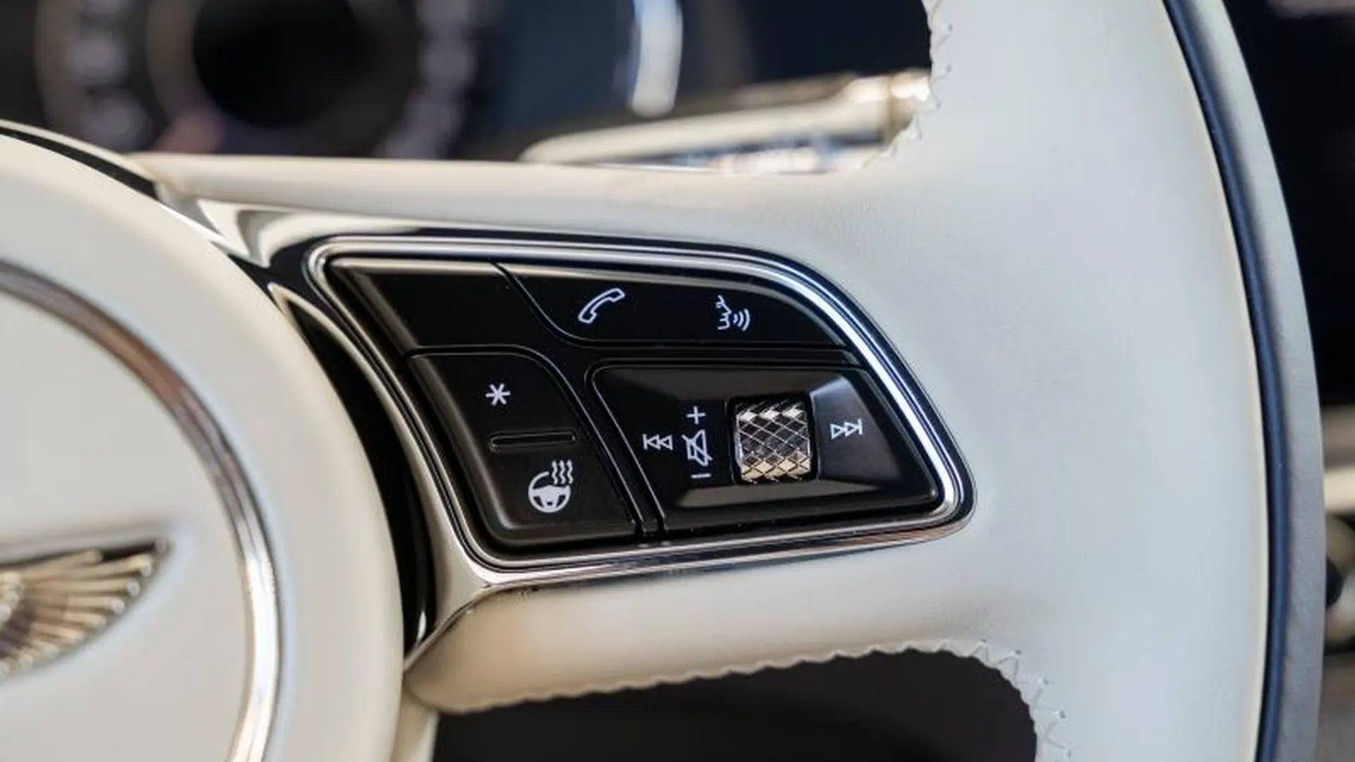 Bentley Continental GT — photo 30