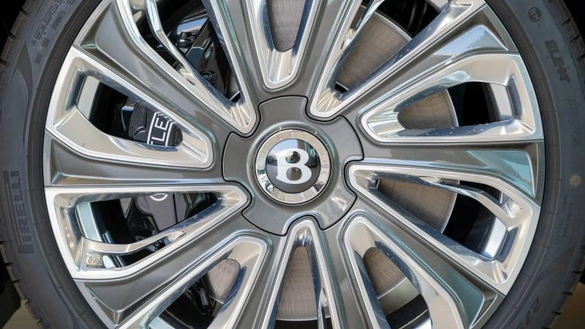 Bentley Continental GT — photo 17