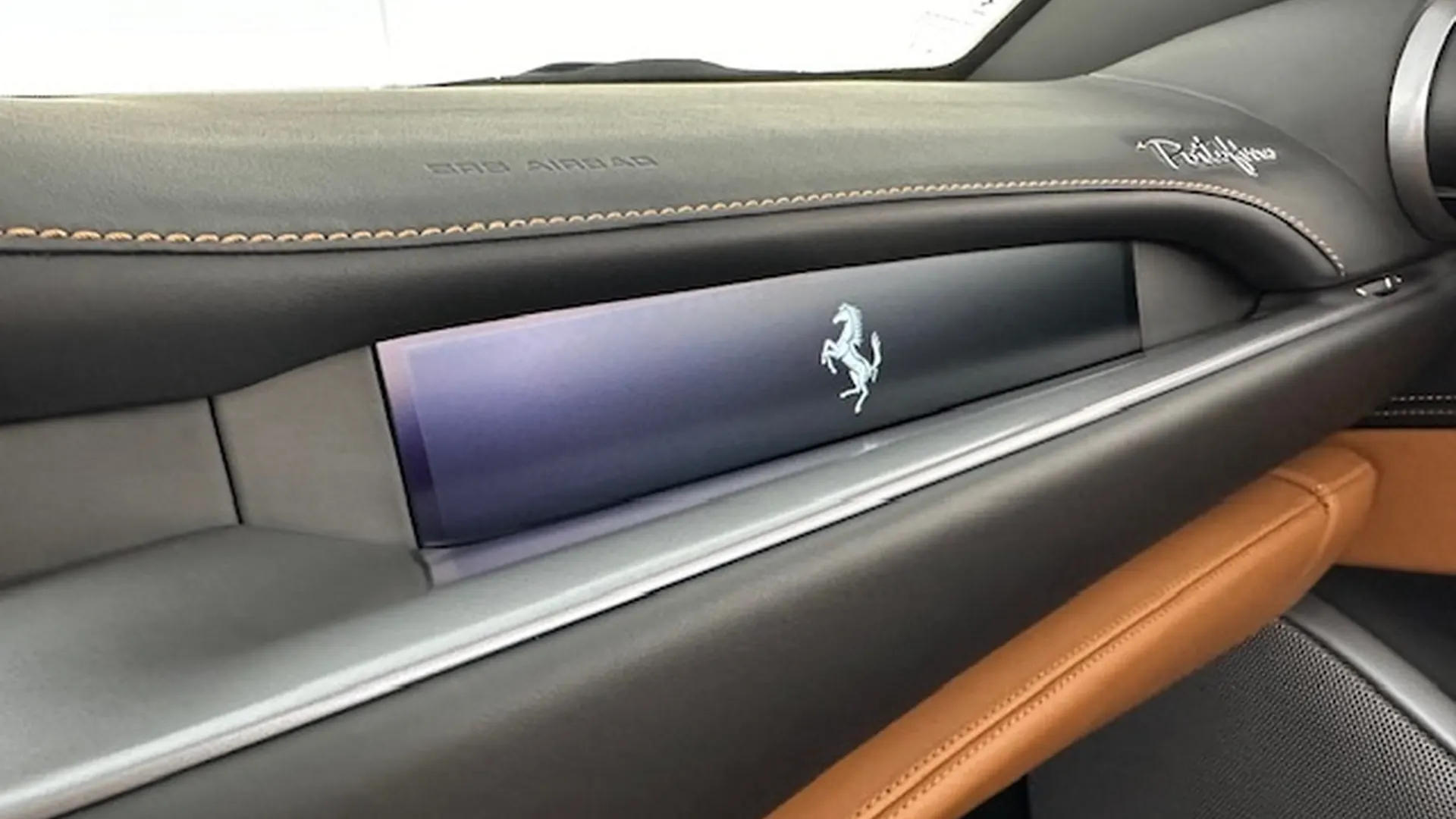 Ferrari Portofino — photo 8