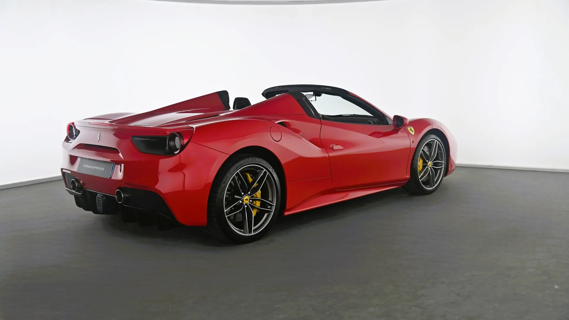 Ferrari 488 — photo 3