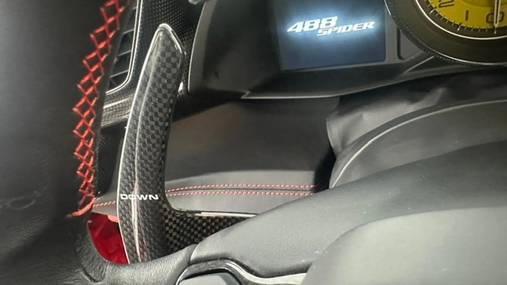 Ferrari 488 — photo 15