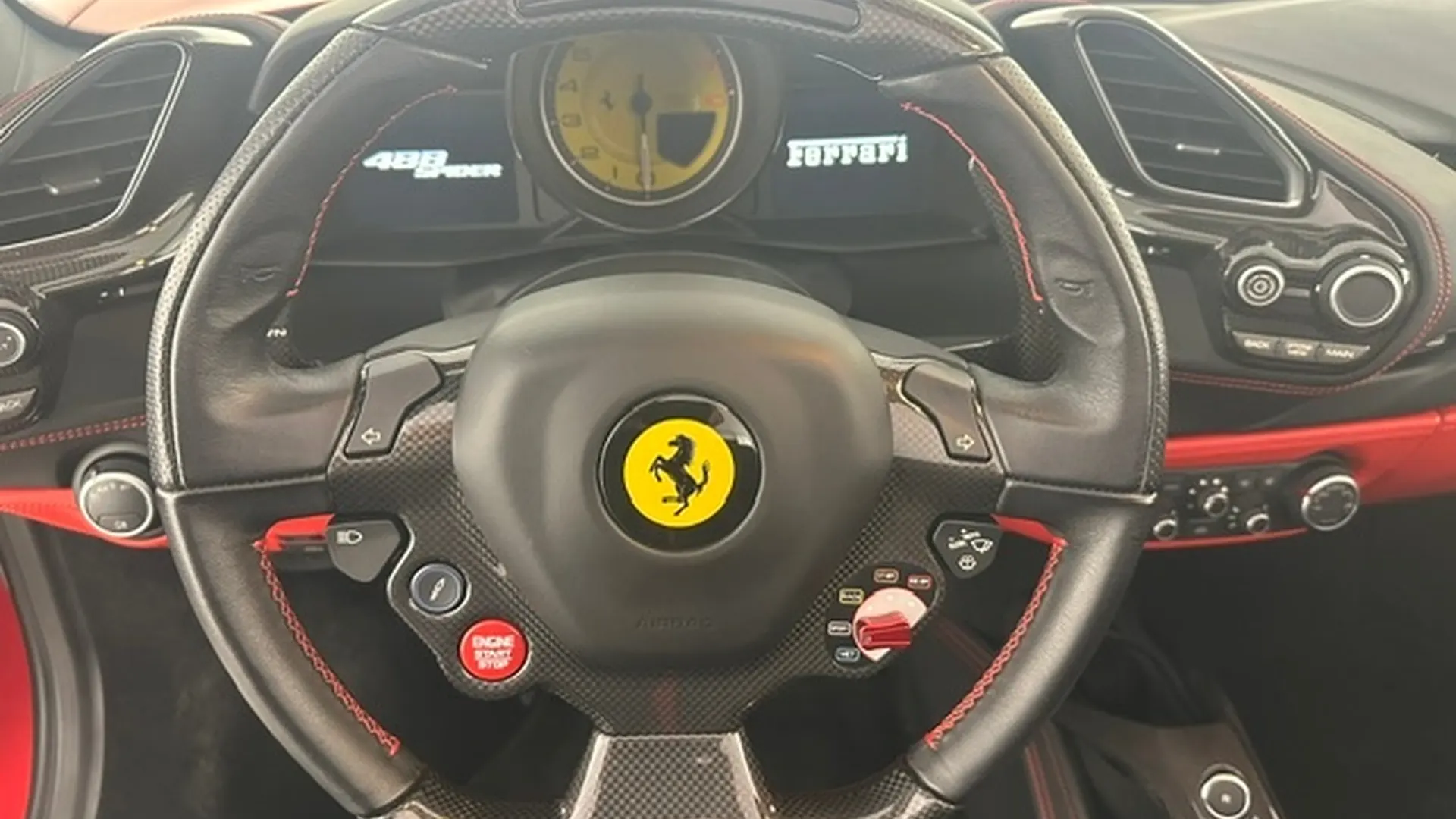 Ferrari 488 — photo 13