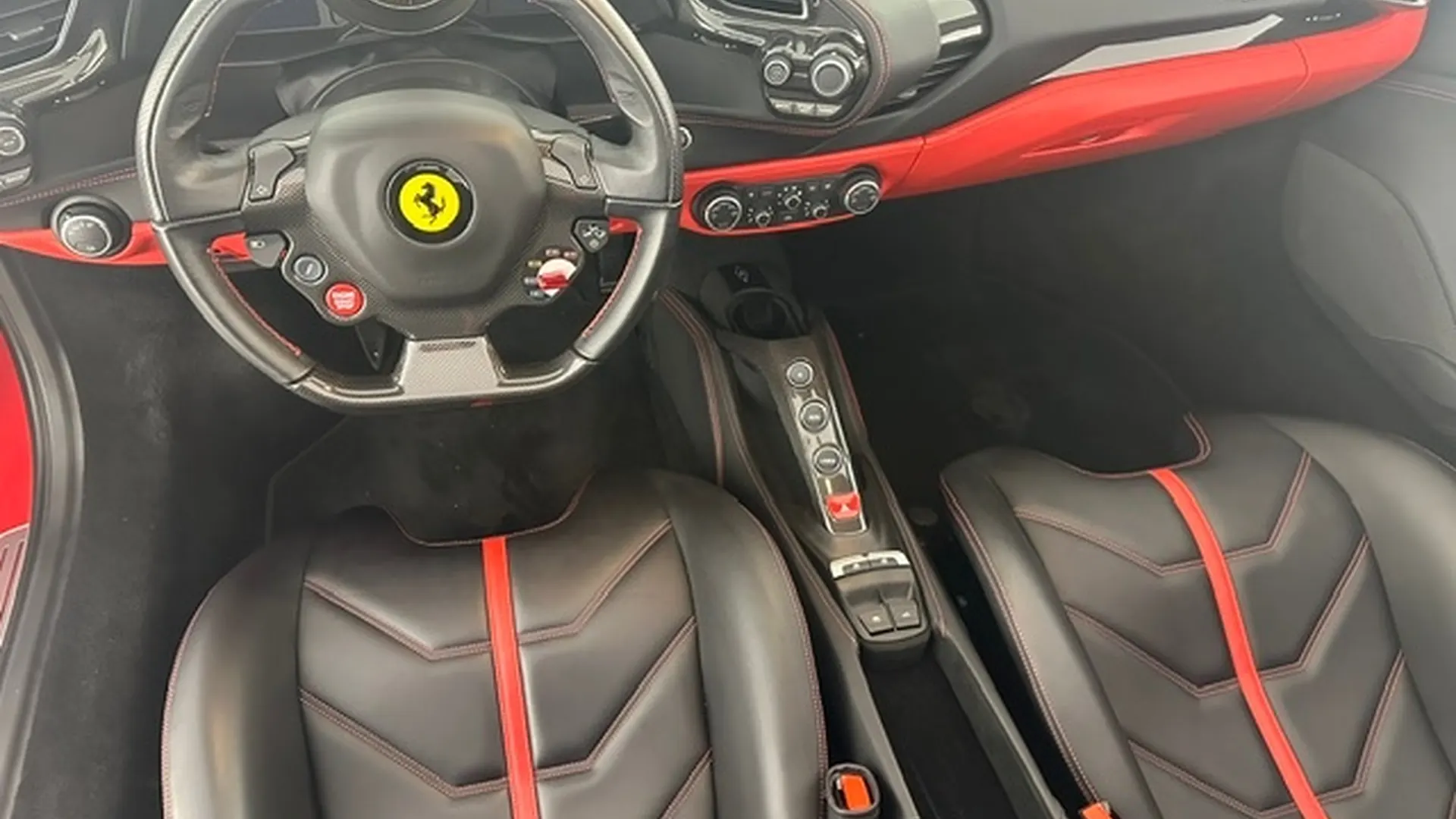 Ferrari 488 — photo 5