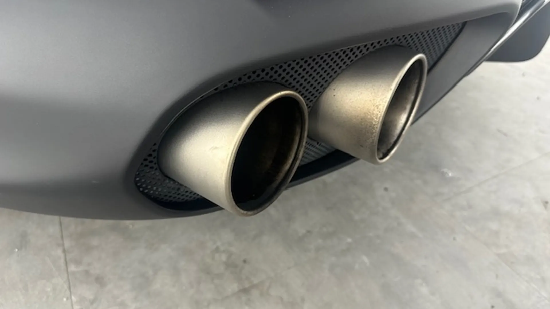 Ferrari 812 — photo 8
