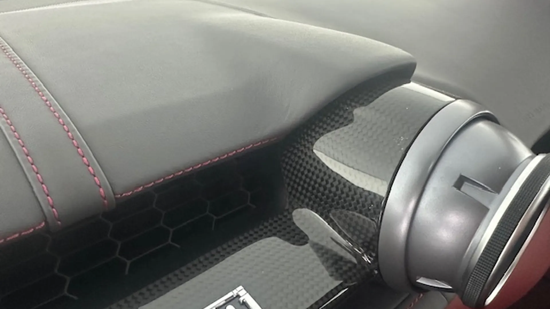 Ferrari 812 — photo 14