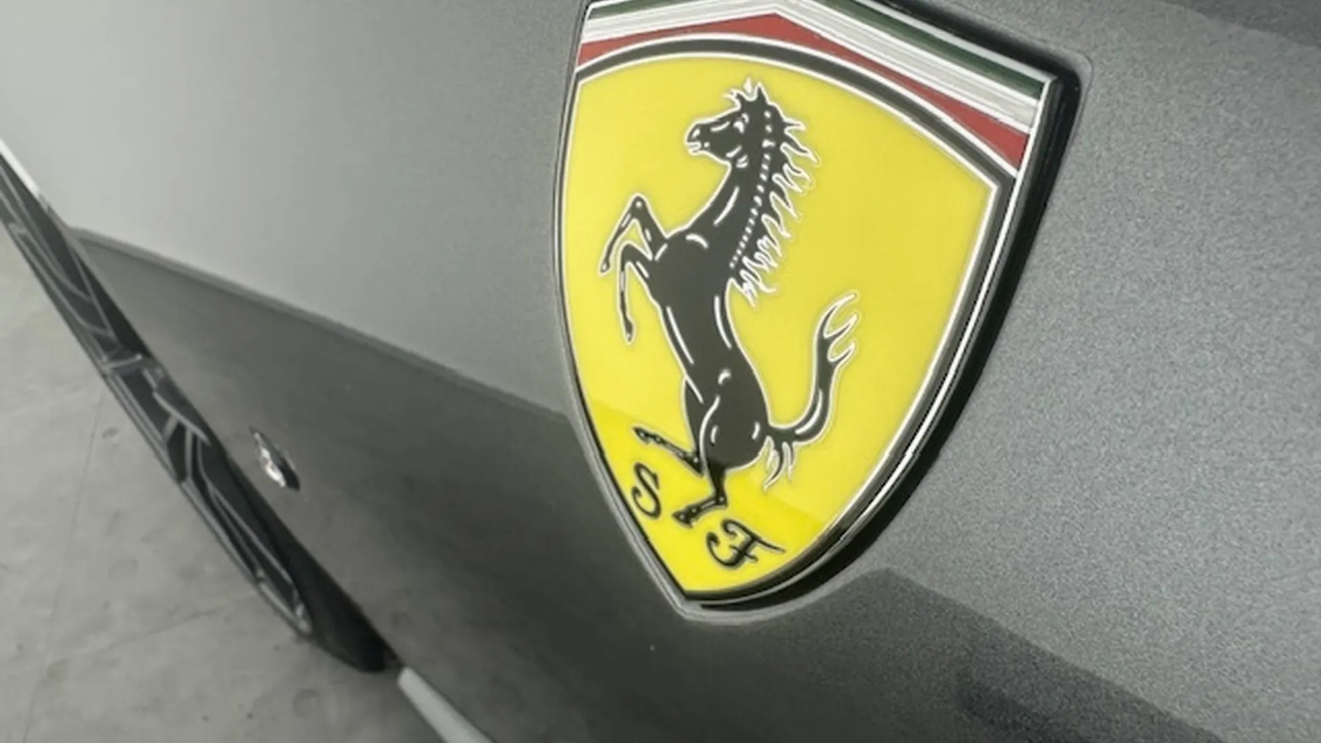 Ferrari 812 — photo 10