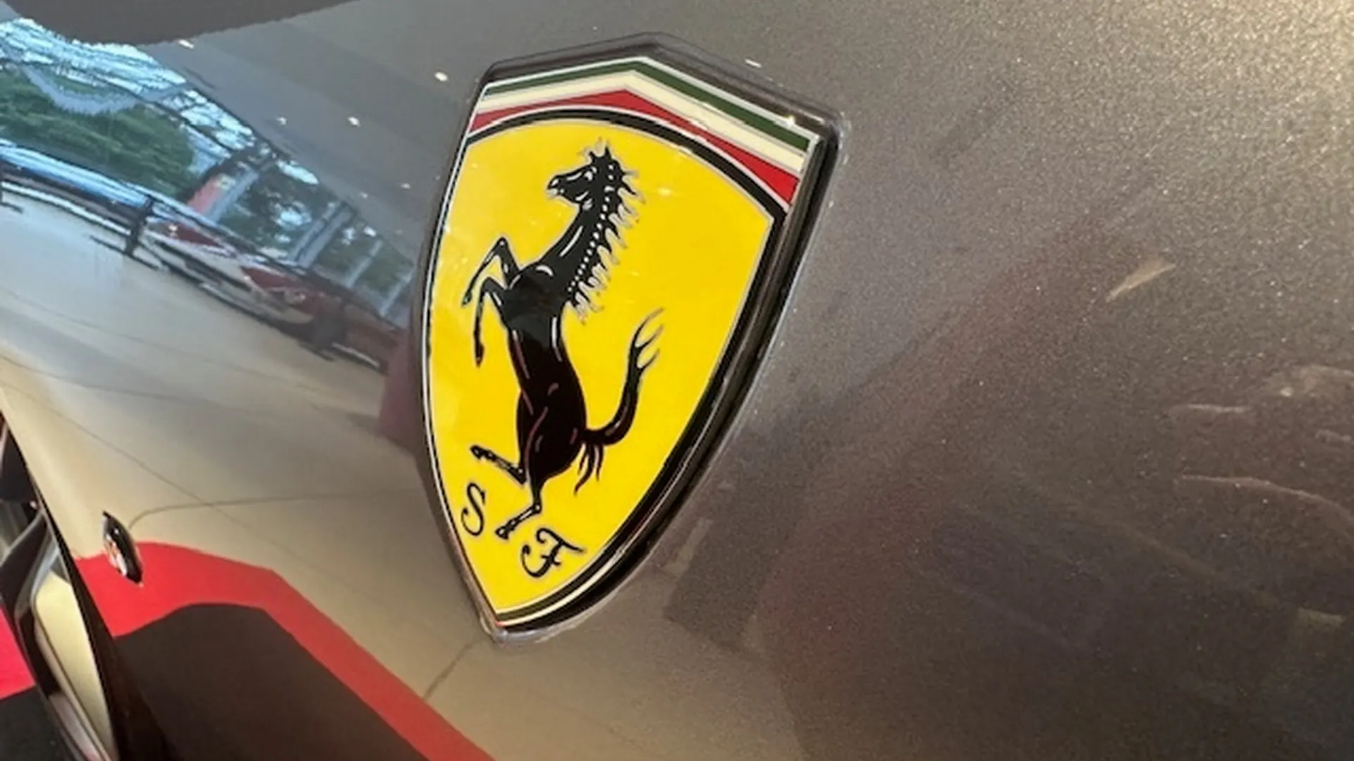 Ferrari 812 — photo 9