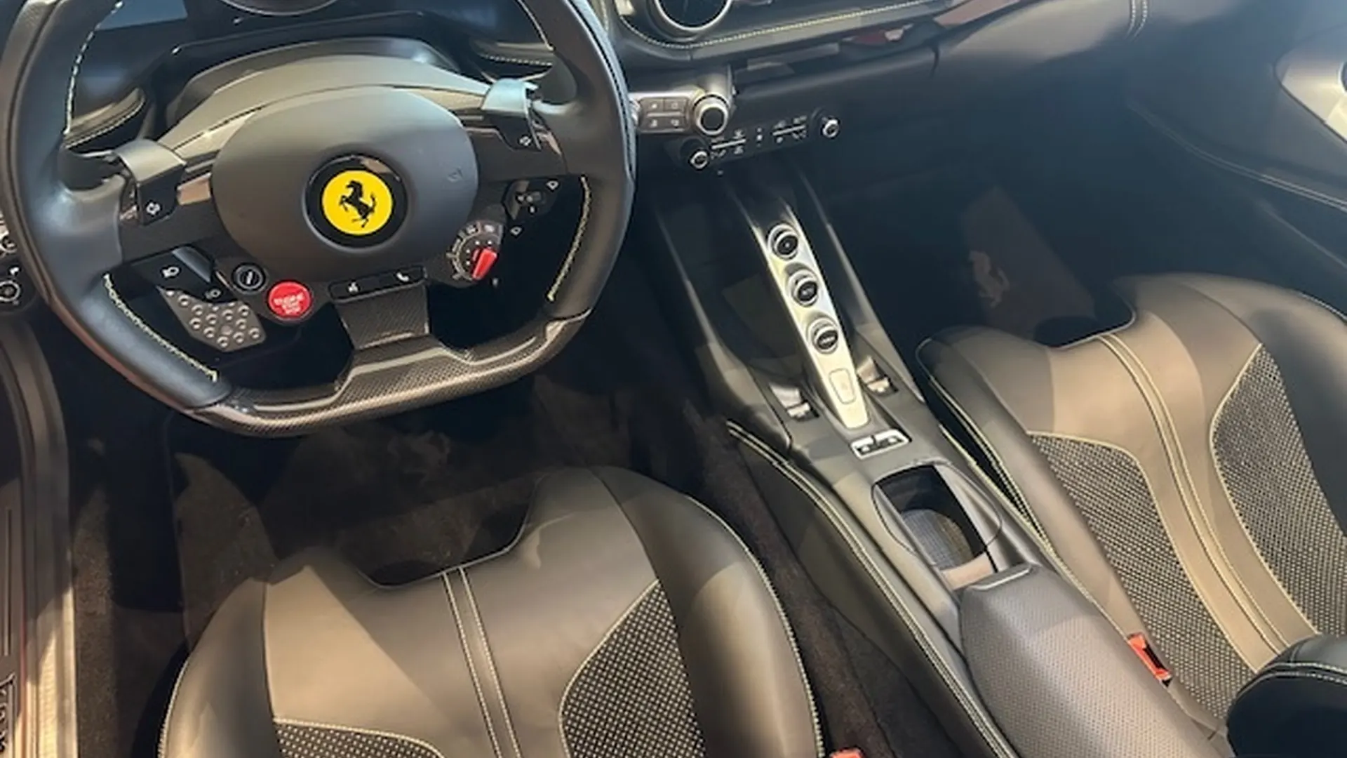 Ferrari 812 — photo 5