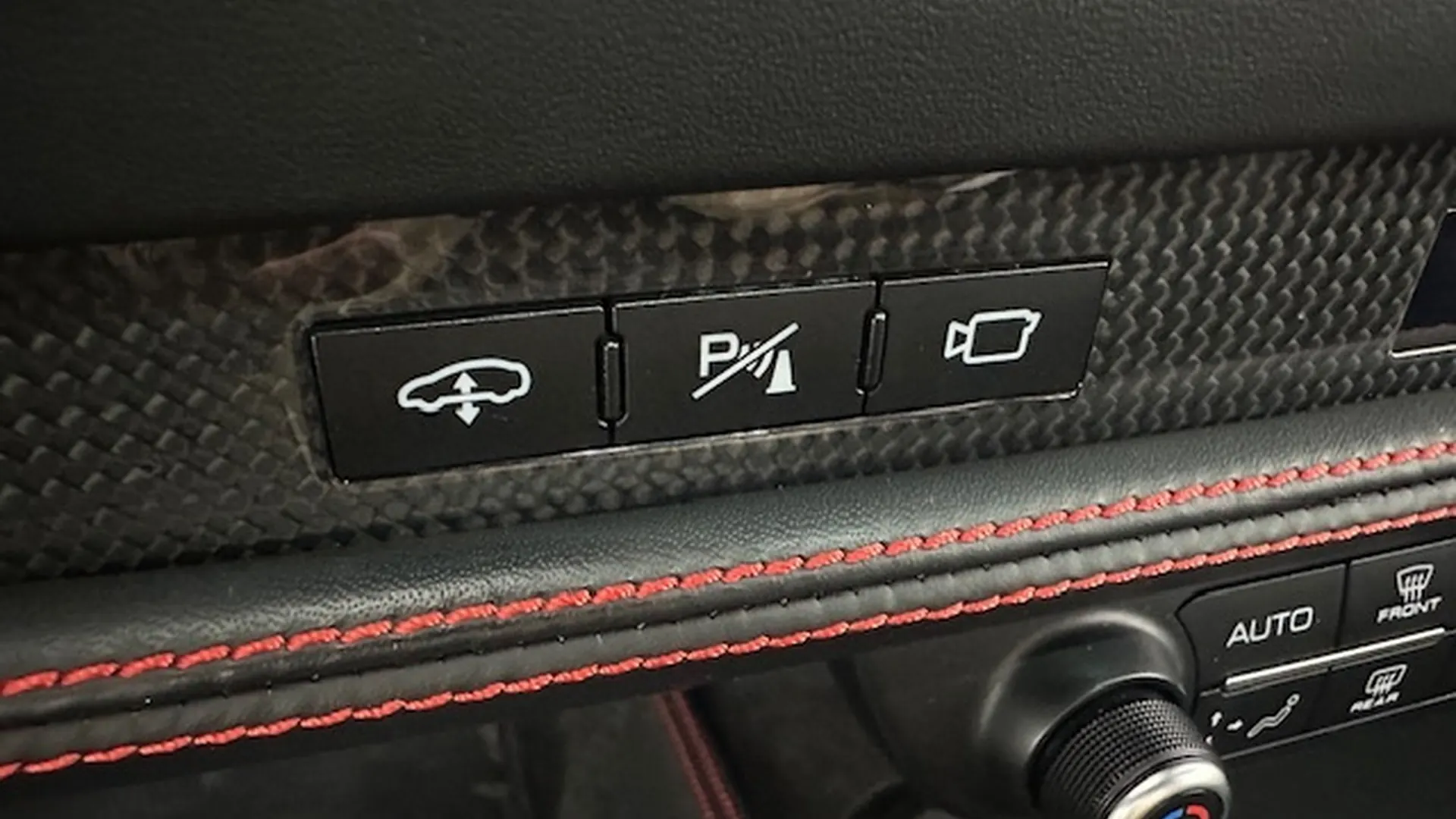 Ferrari F8 — photo 14