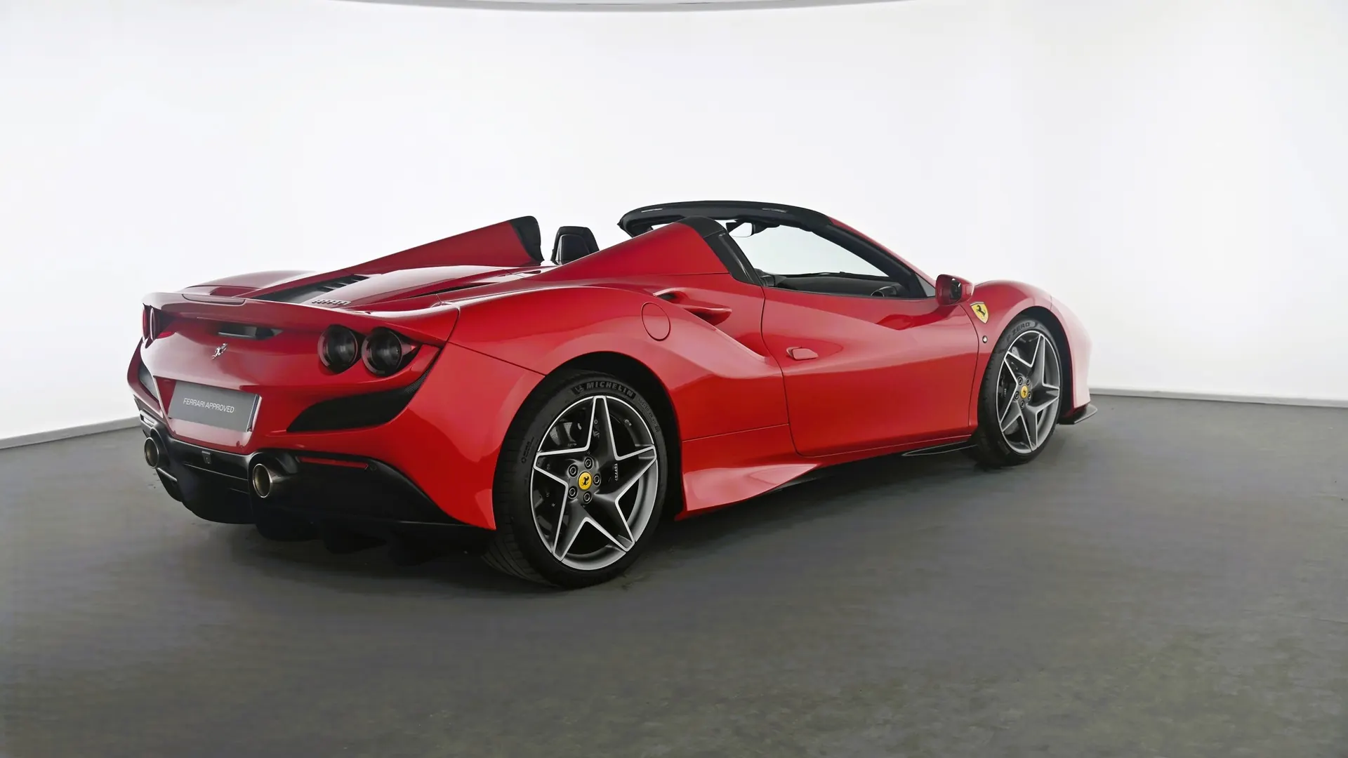 Ferrari F8 — photo 3