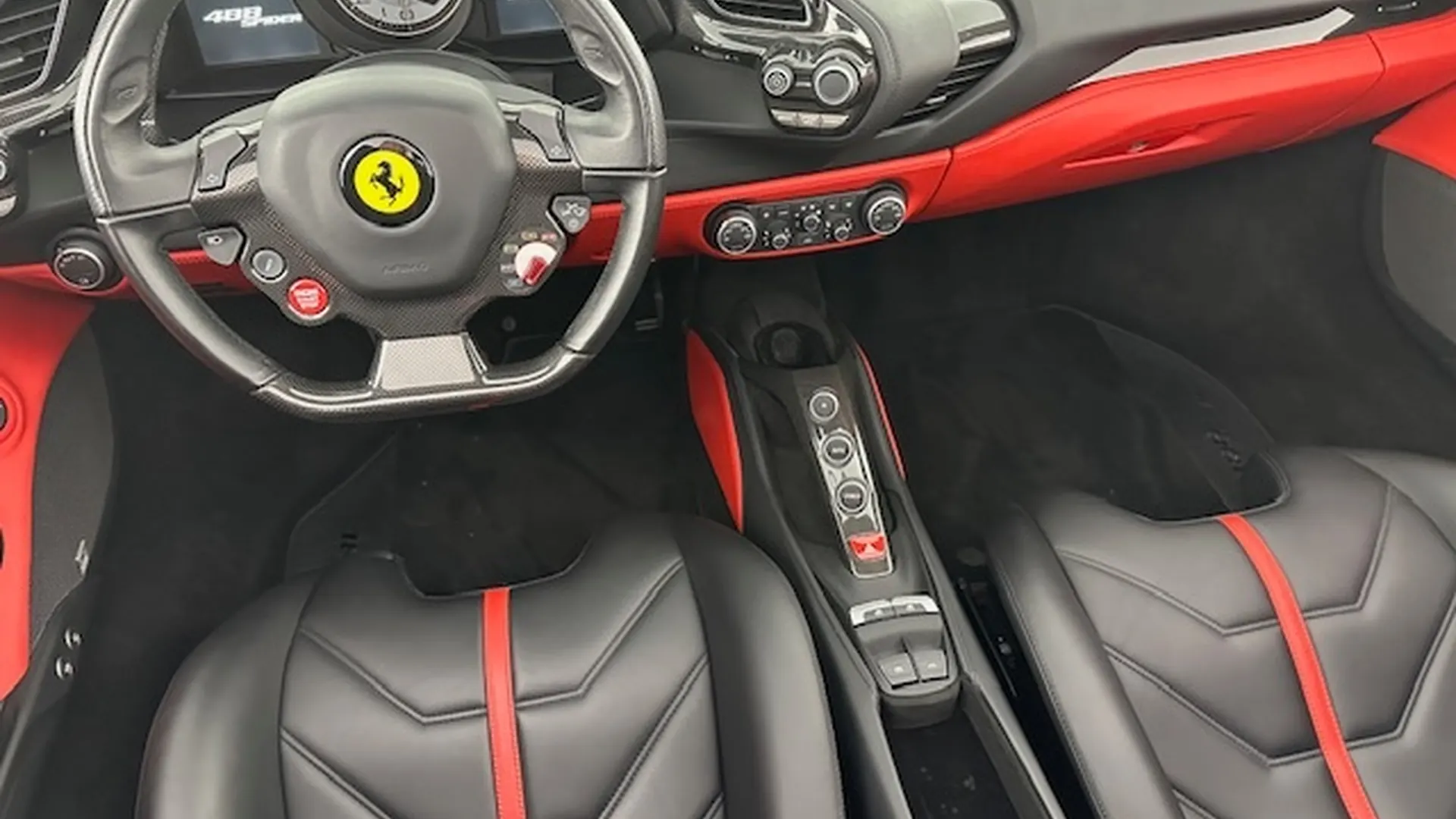Ferrari 488 — photo 5