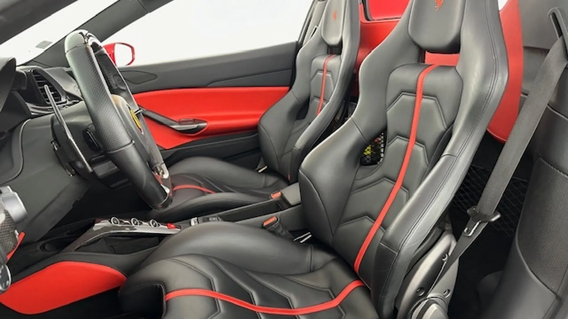 Ferrari 488 — photo 6