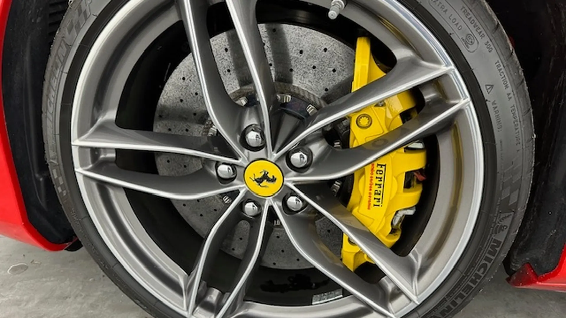Ferrari 488 — photo 13