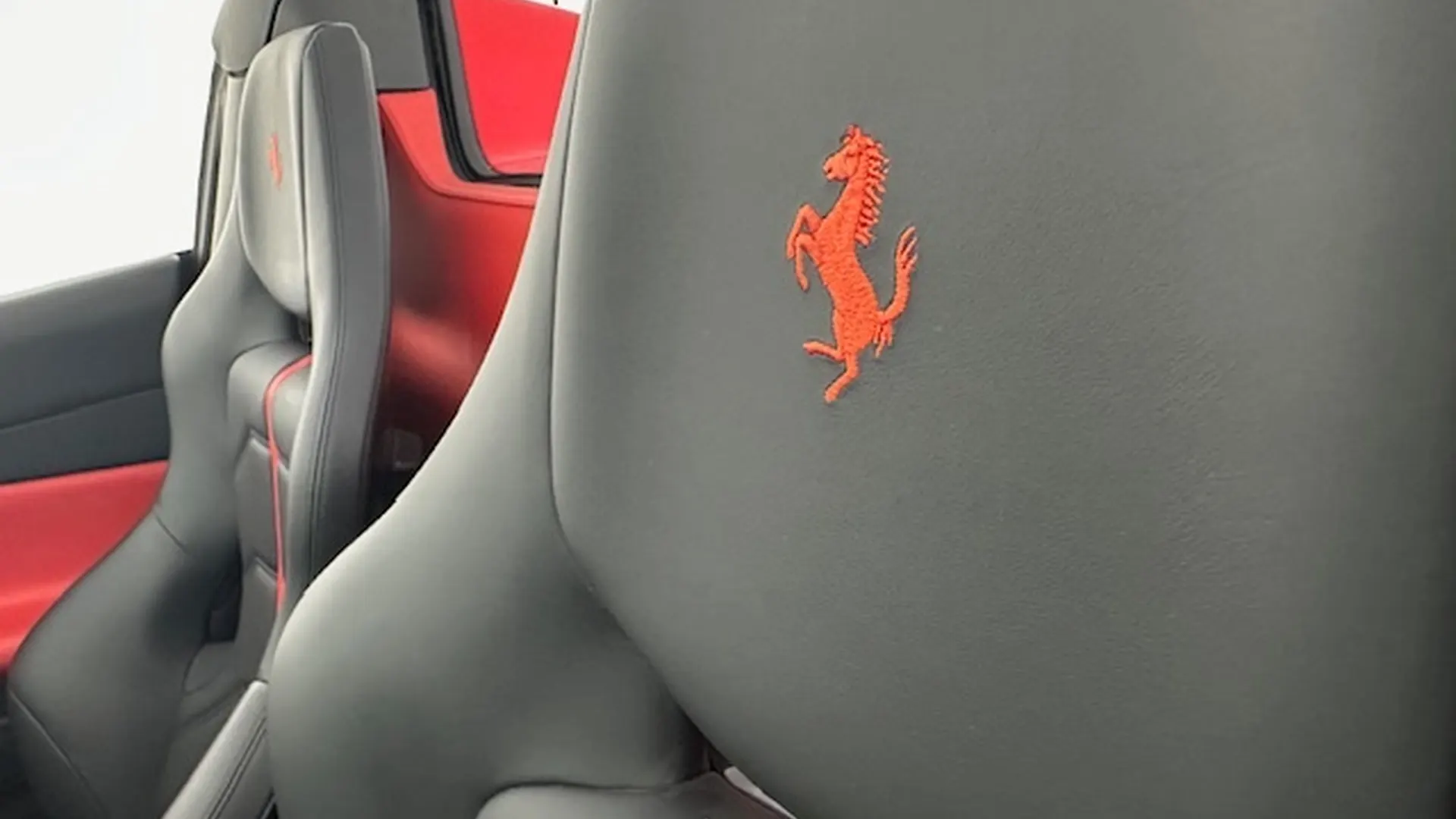 Ferrari 488 — photo 10