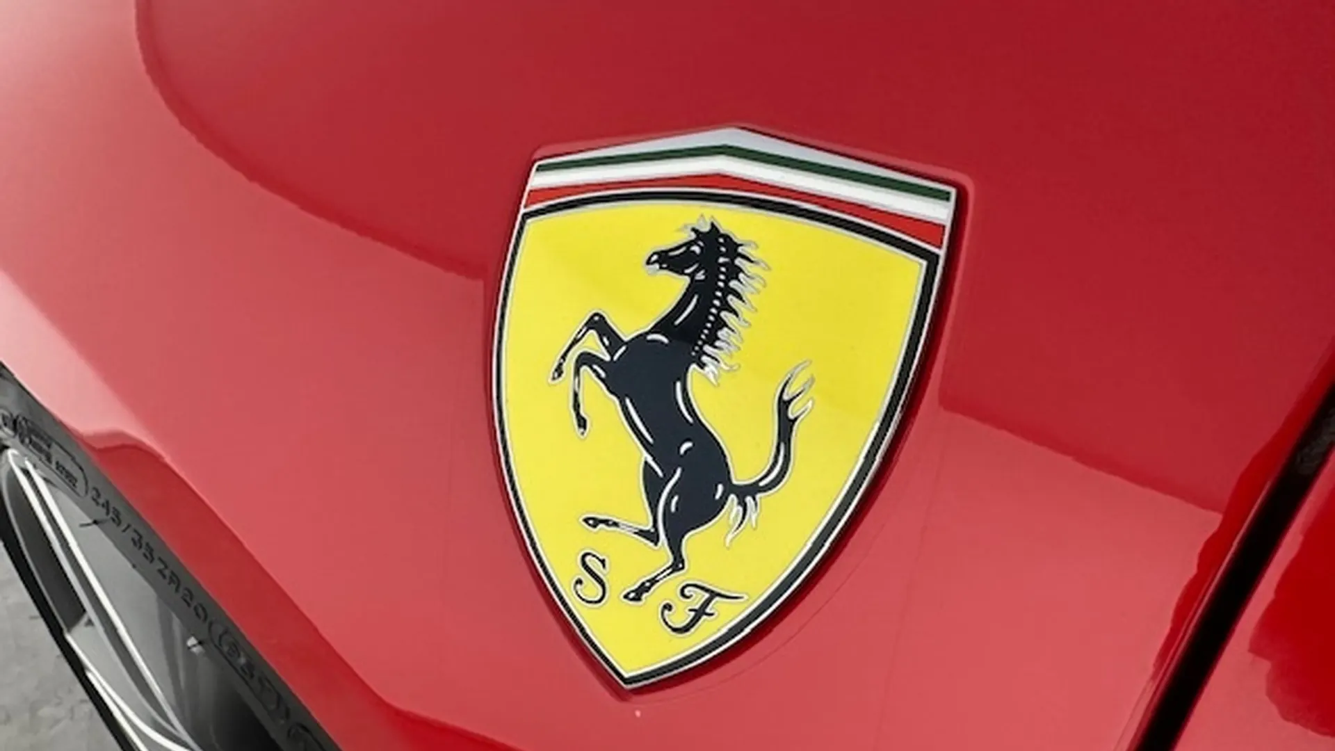 Ferrari 488 — photo 12
