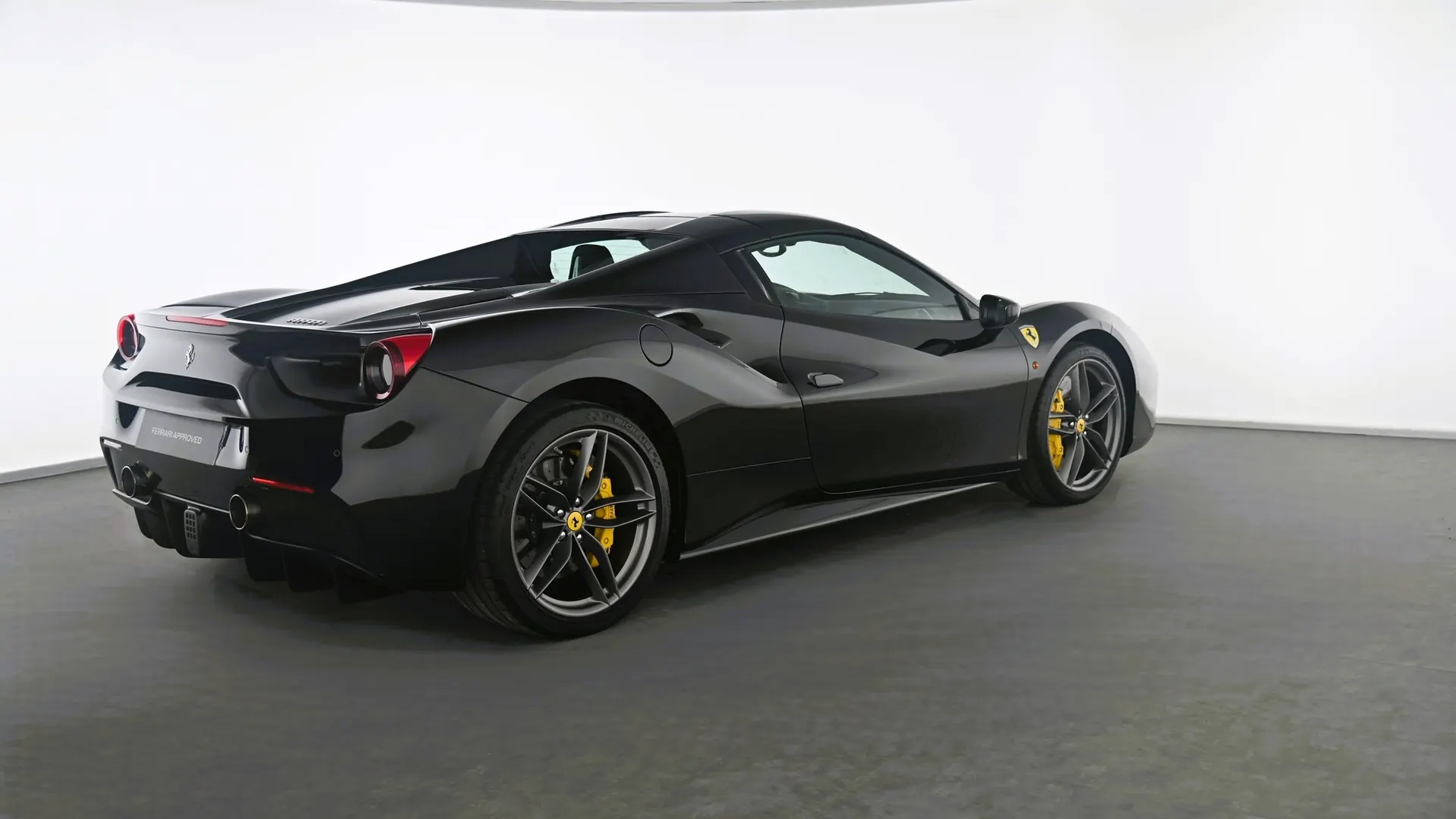Ferrari 488 — photo 3