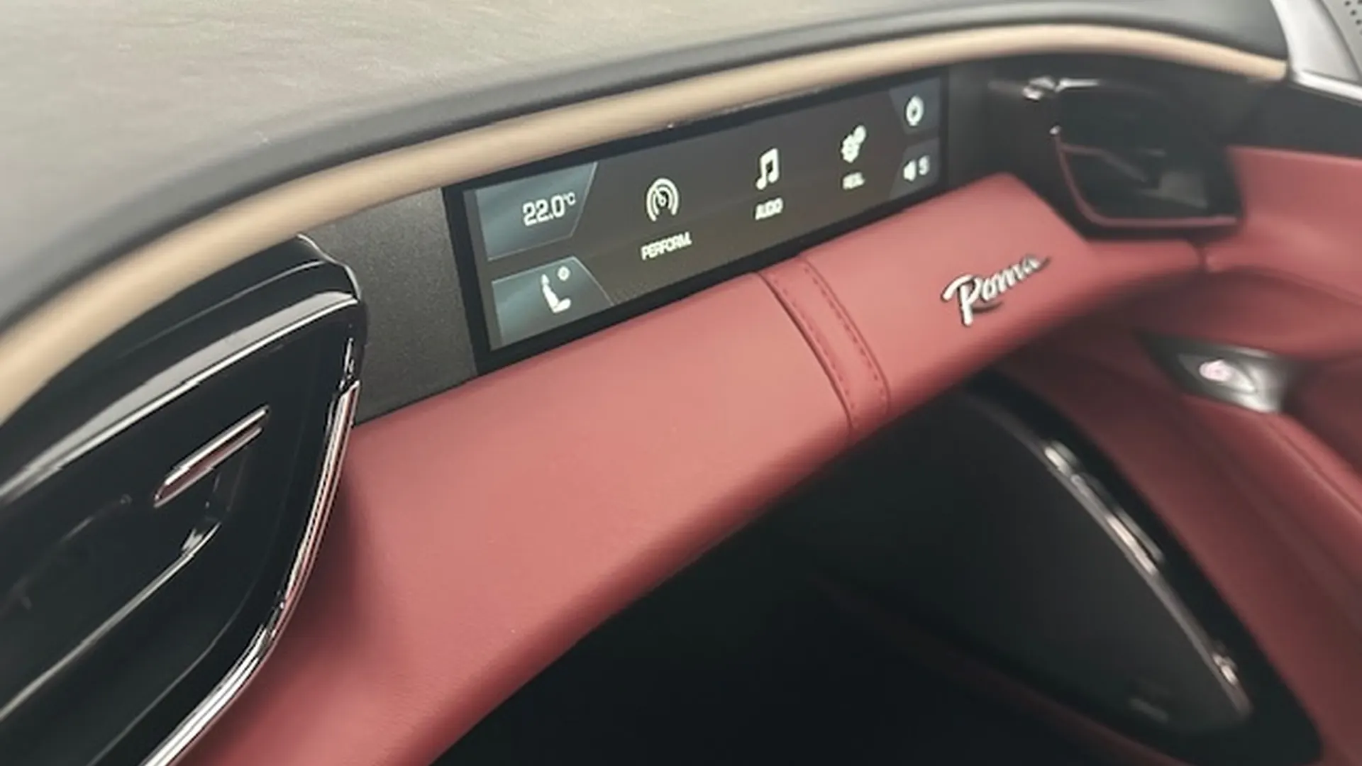 Ferrari Roma — photo 9