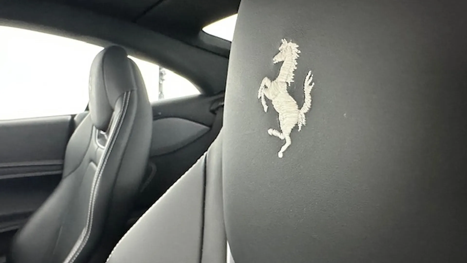 Ferrari Portofino — photo 11