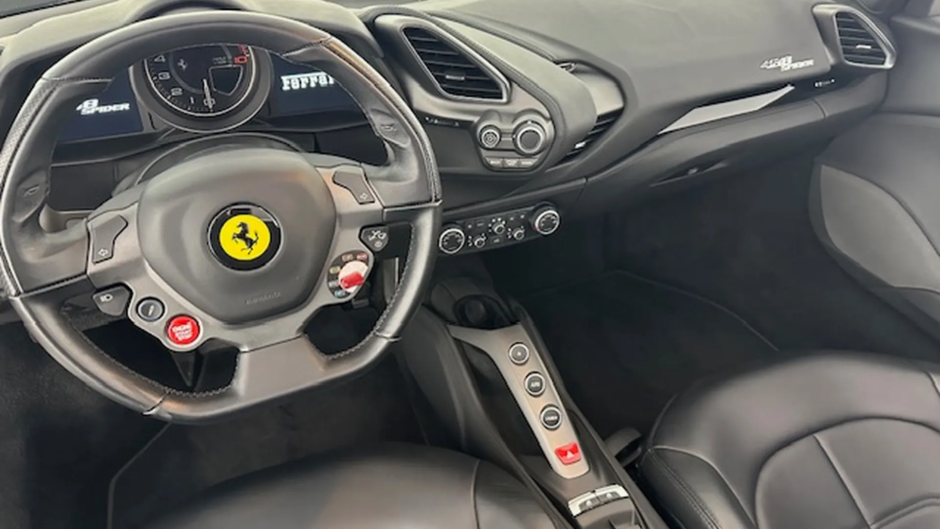 Ferrari 488 — photo 5