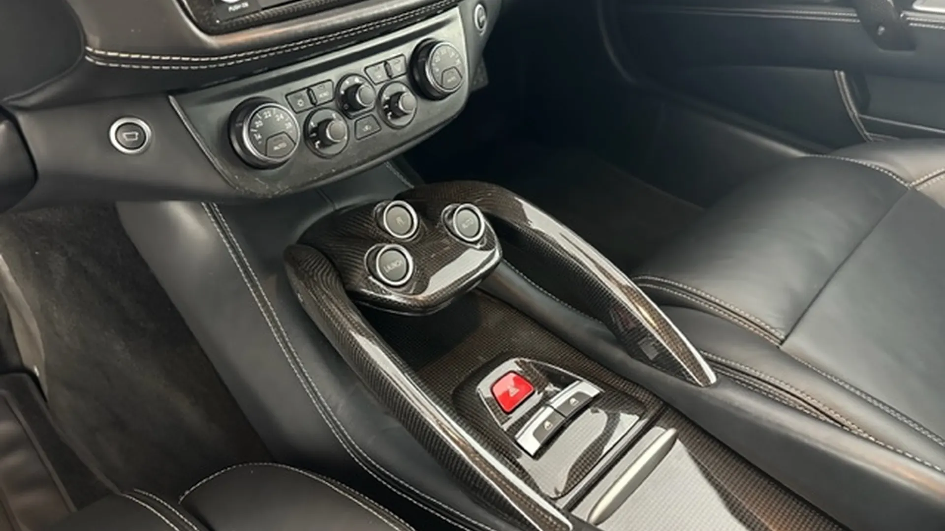 Ferrari FF — photo 11